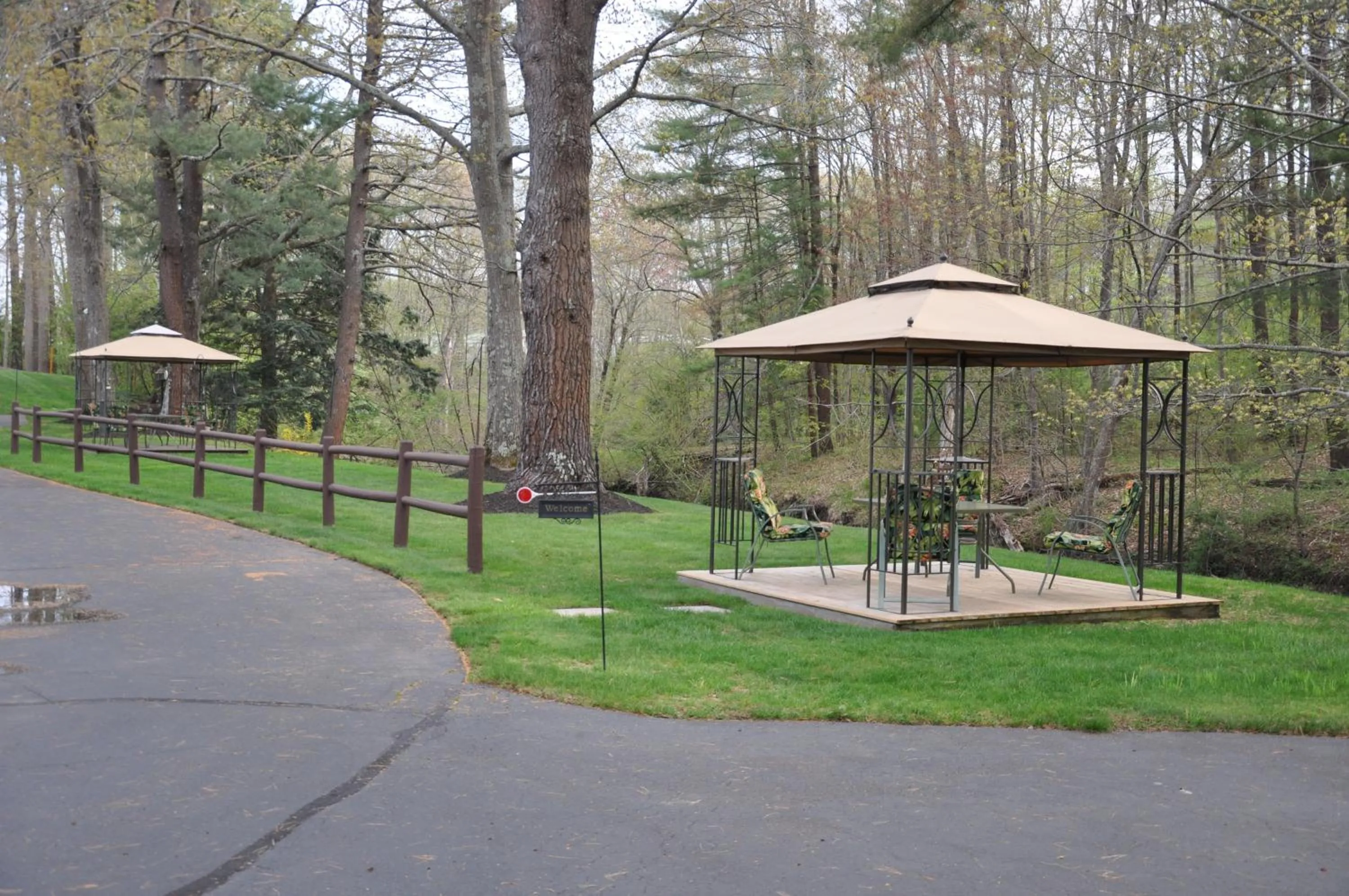 Patio in Towne Lyne Motel