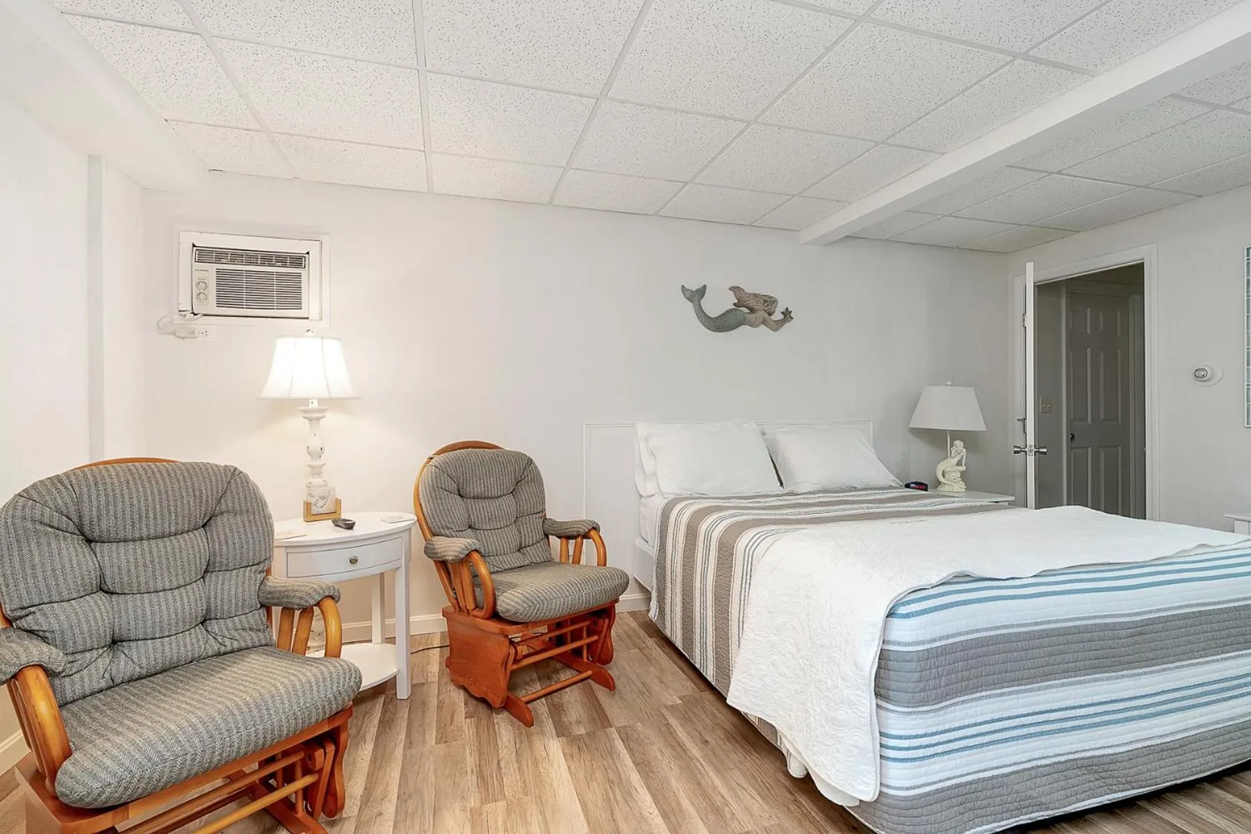 Bed in Towne Lyne Motel