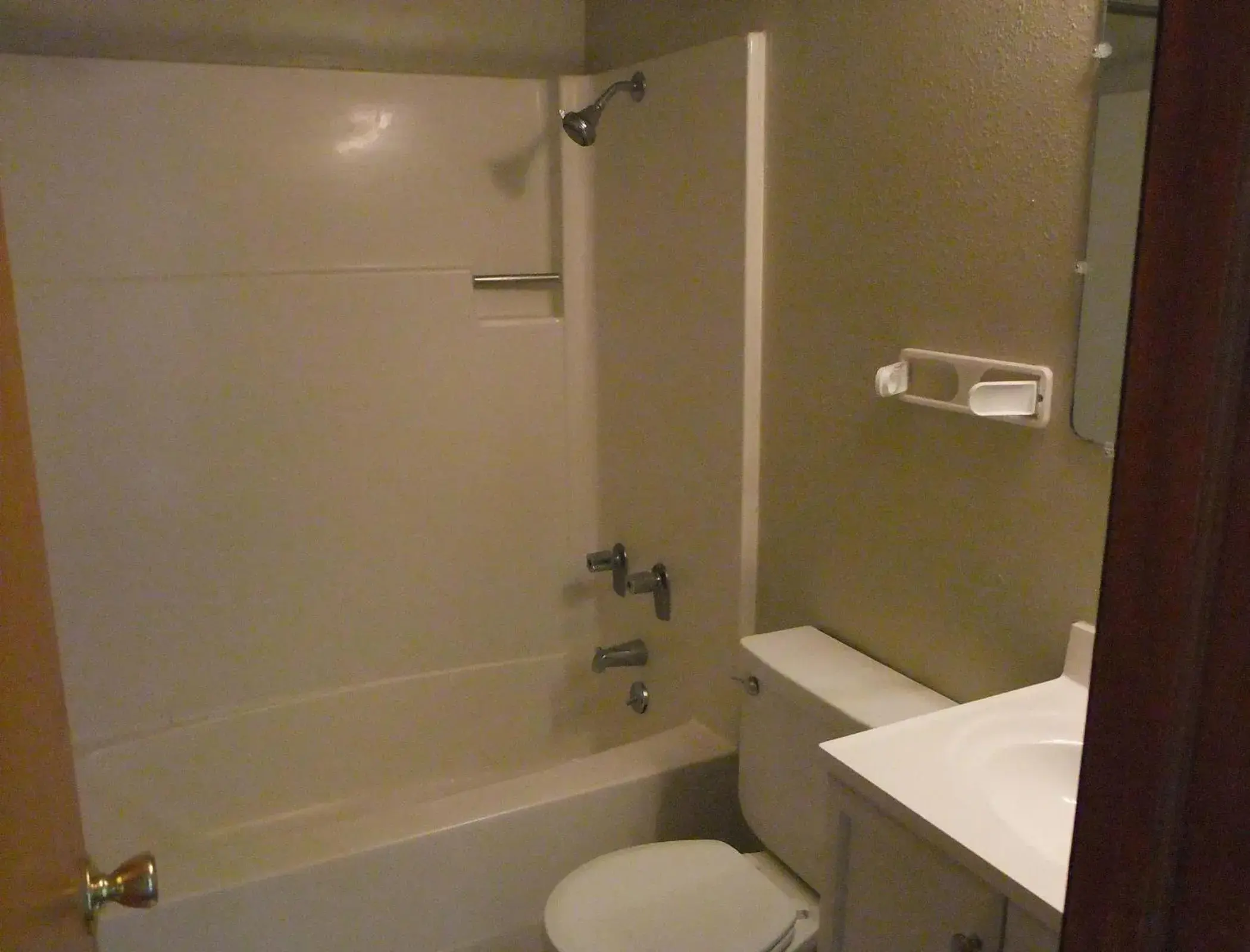 Studio in Wells ChinaTown Studio in Wells ChinaTown