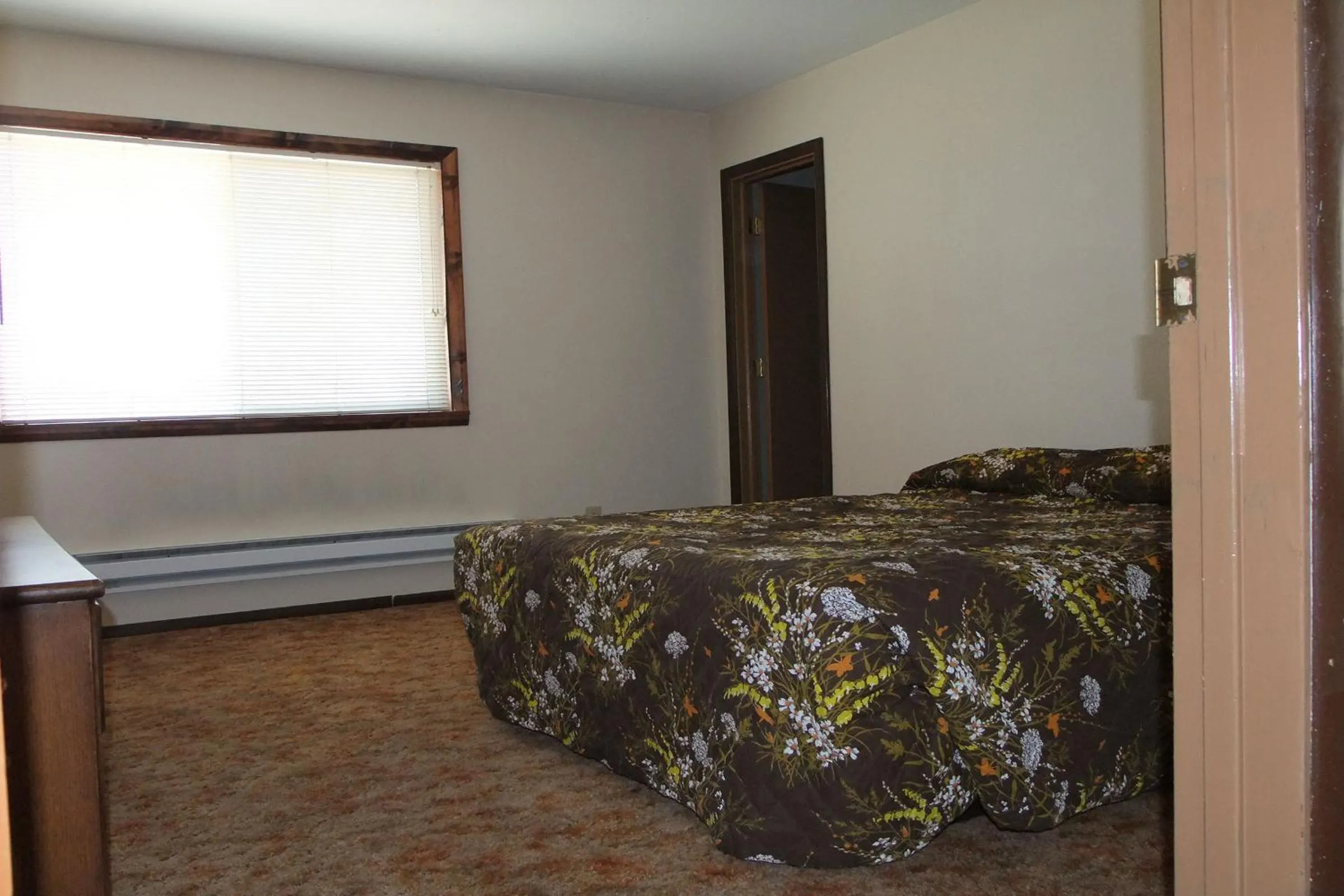 Bedroom in Wells ChinaTown