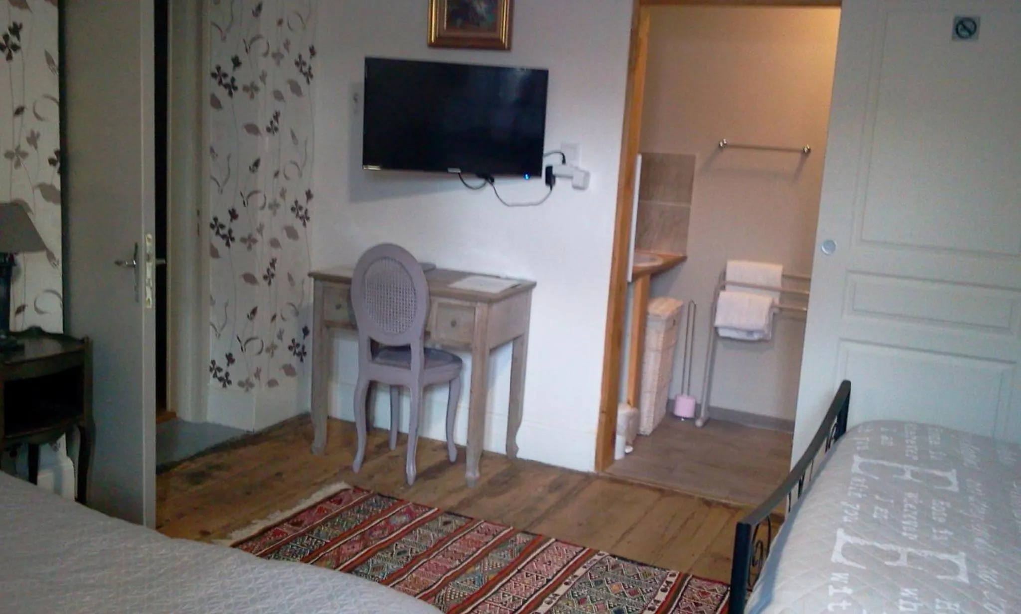 Seating area, Bed in Maison de ville au pied de la Montagne Noire