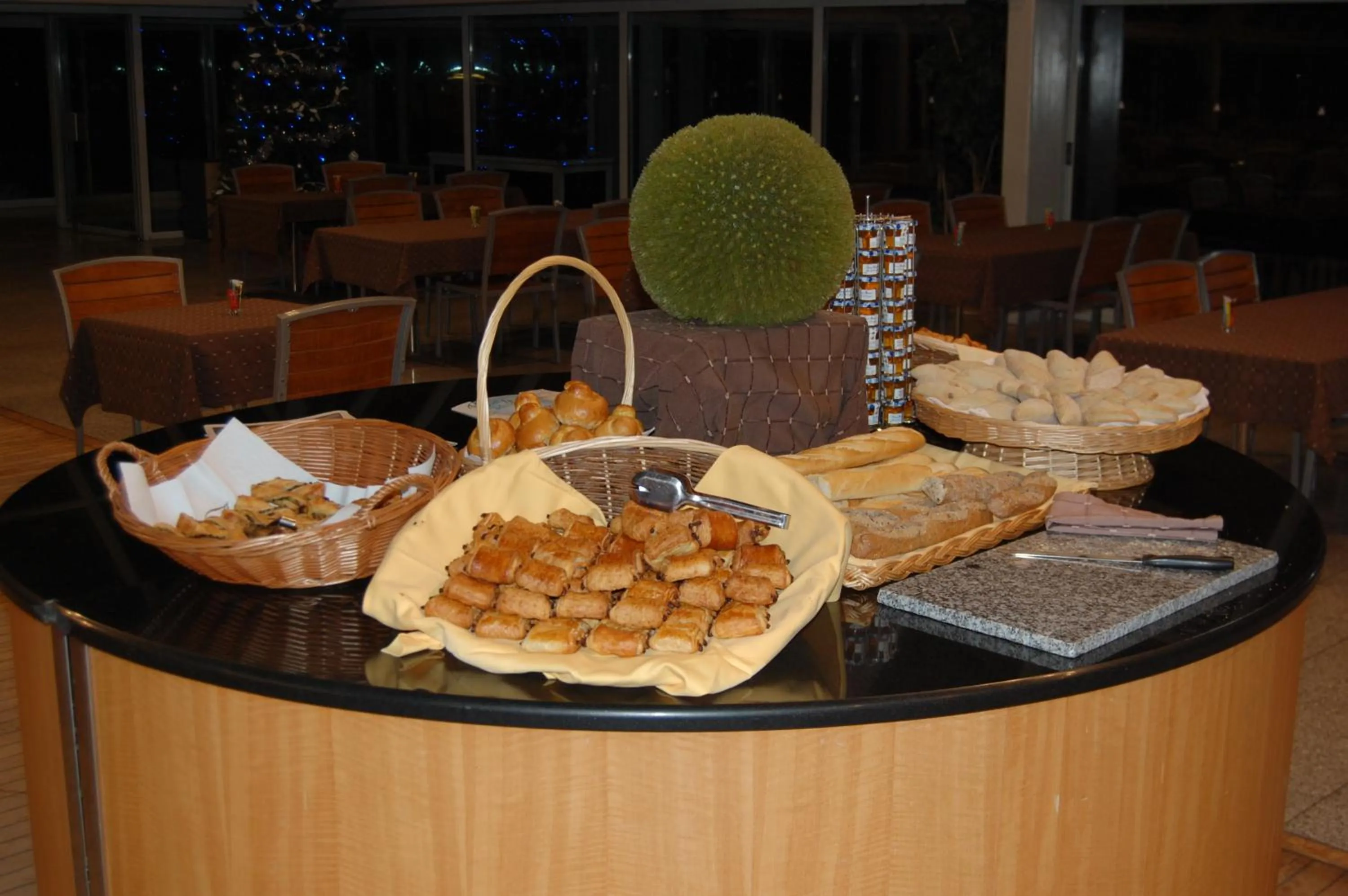 Food and drinks in Amirauté Hôtel Golf Deauville