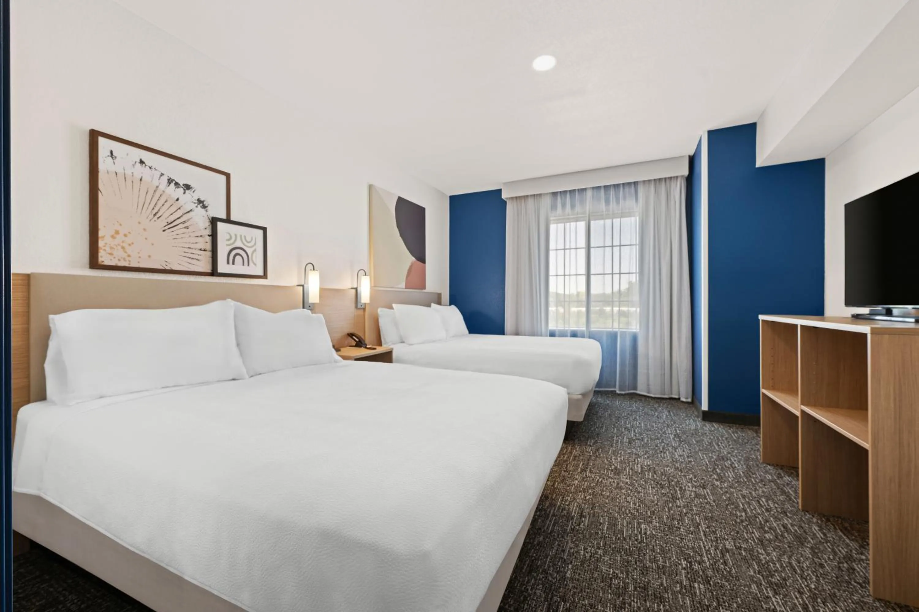 Photo of the whole room, Bed in Spark by Hilton Homewood Birmingham