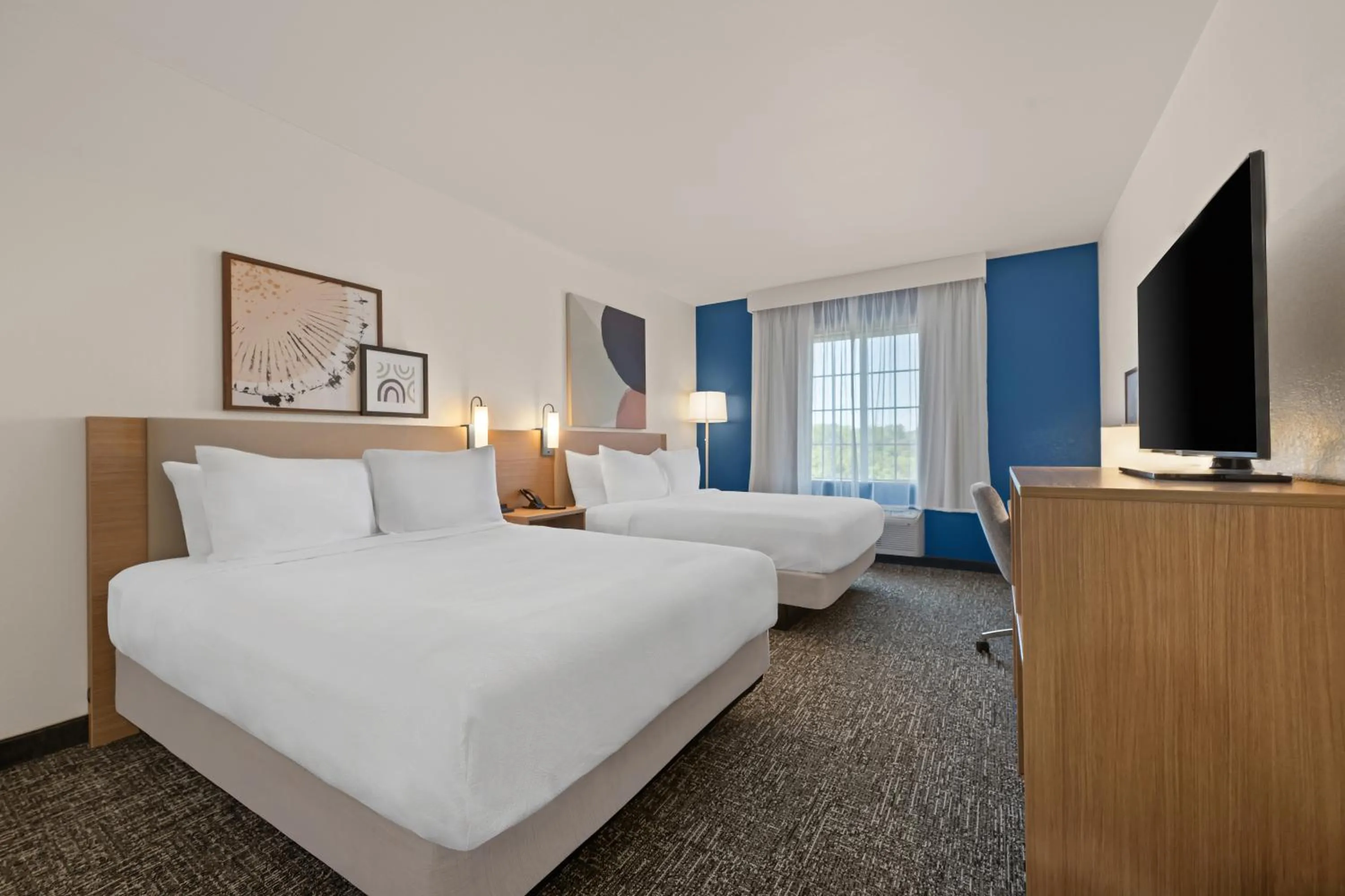 Photo of the whole room, Bed in Spark by Hilton Homewood Birmingham