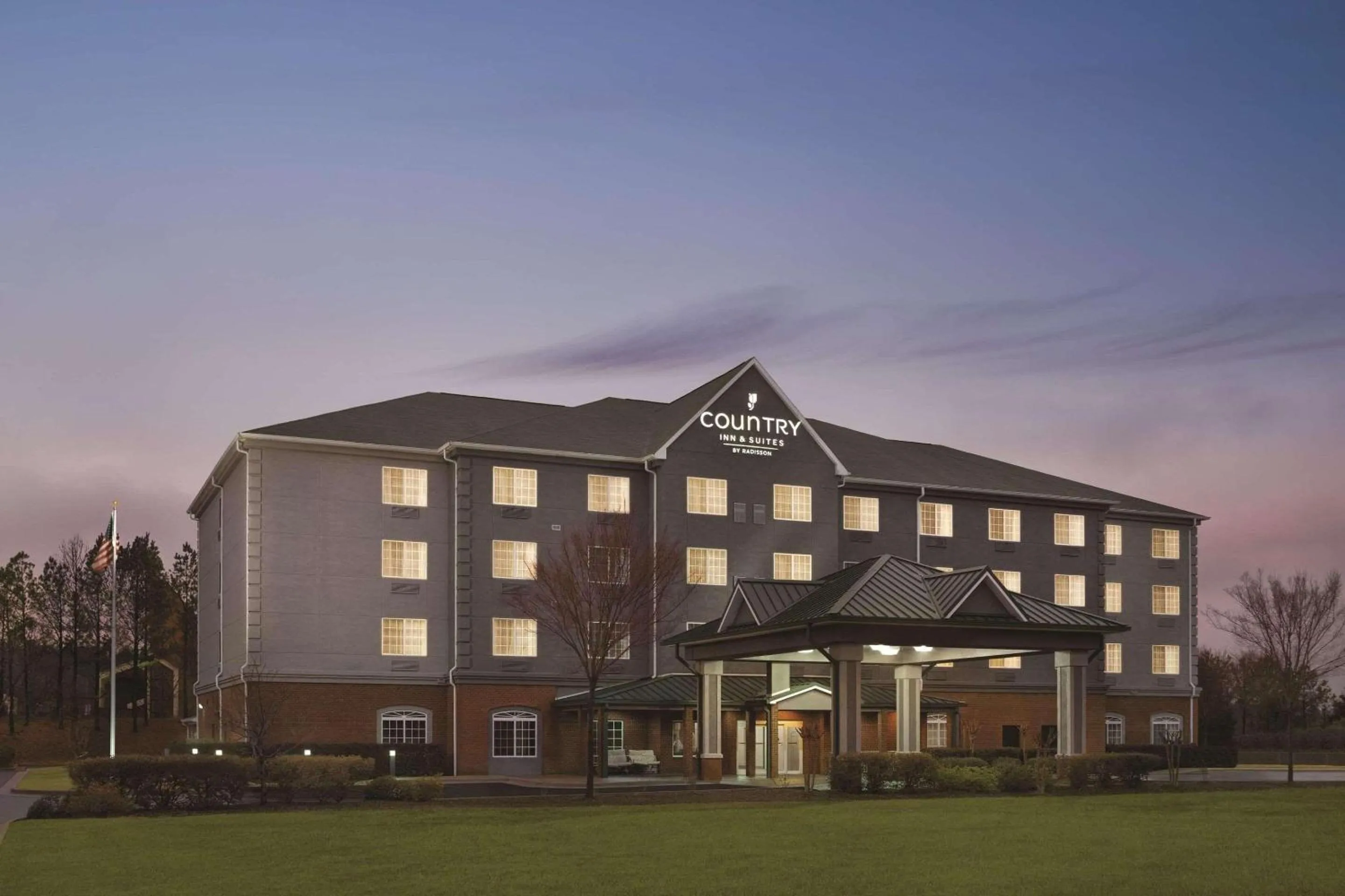 Property building in Country Inn & Suites by Radisson, Homewood, AL