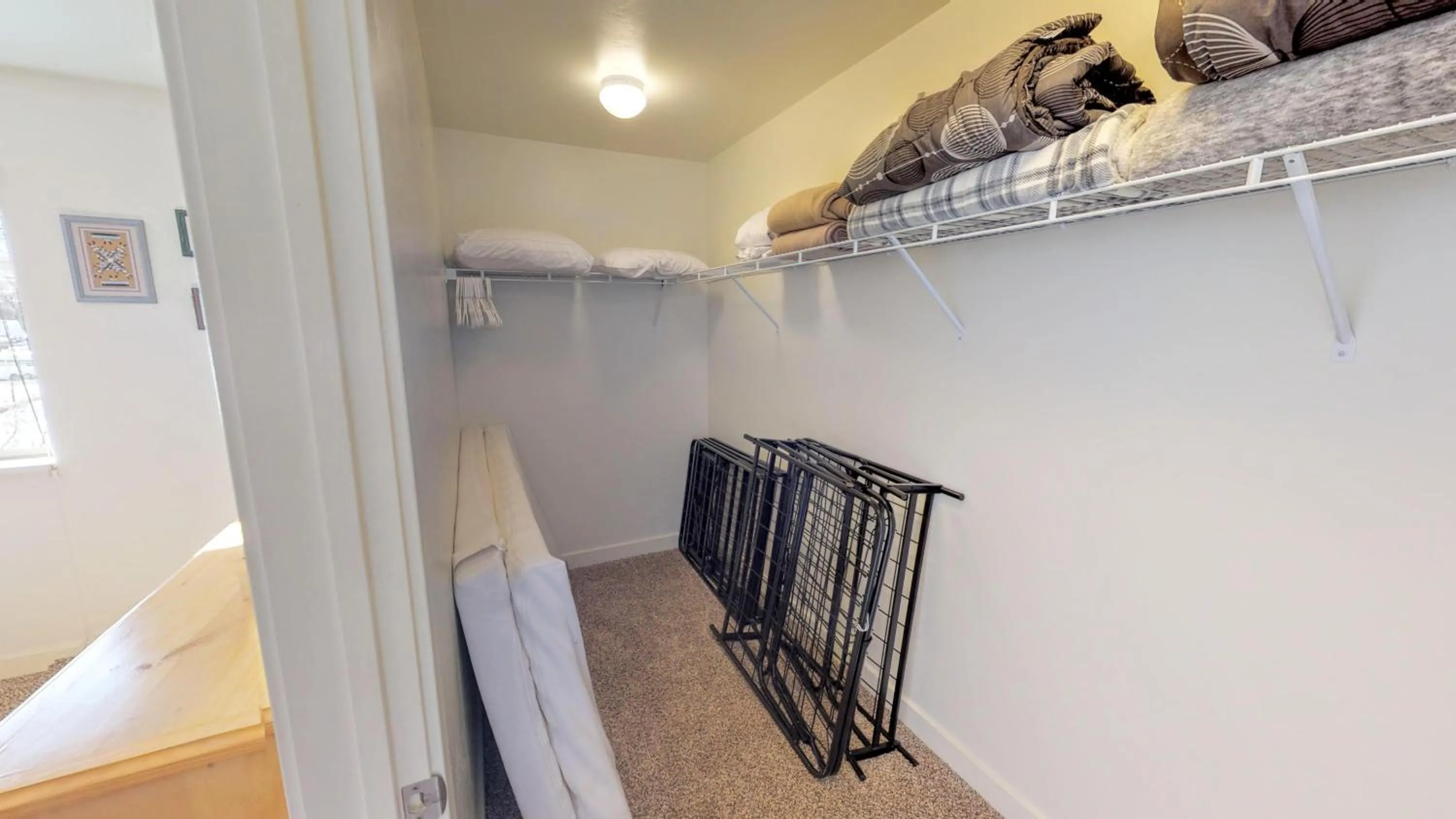 Bed in Red Cliff Condos #6i