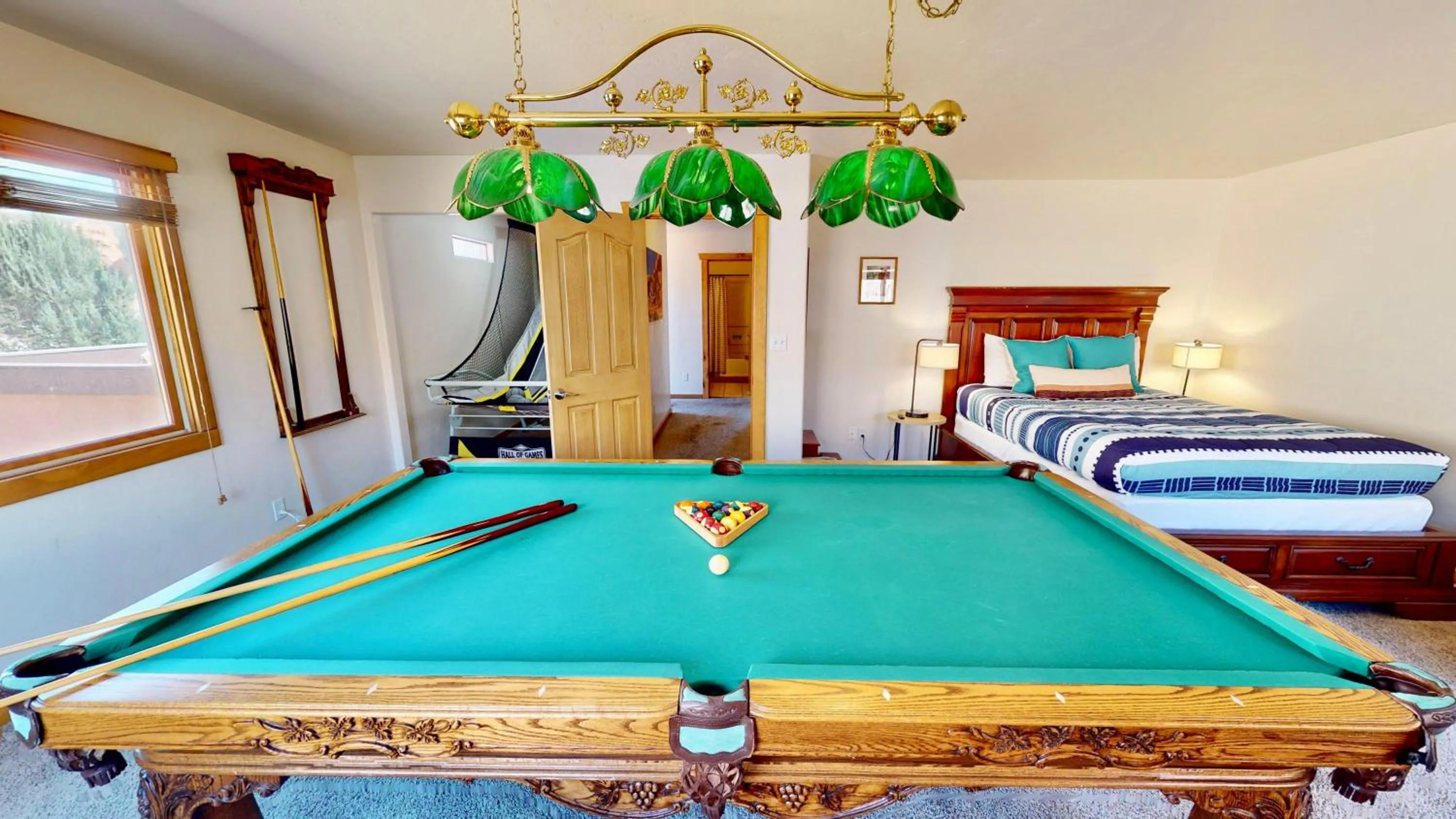 Bed in The Rock #3461