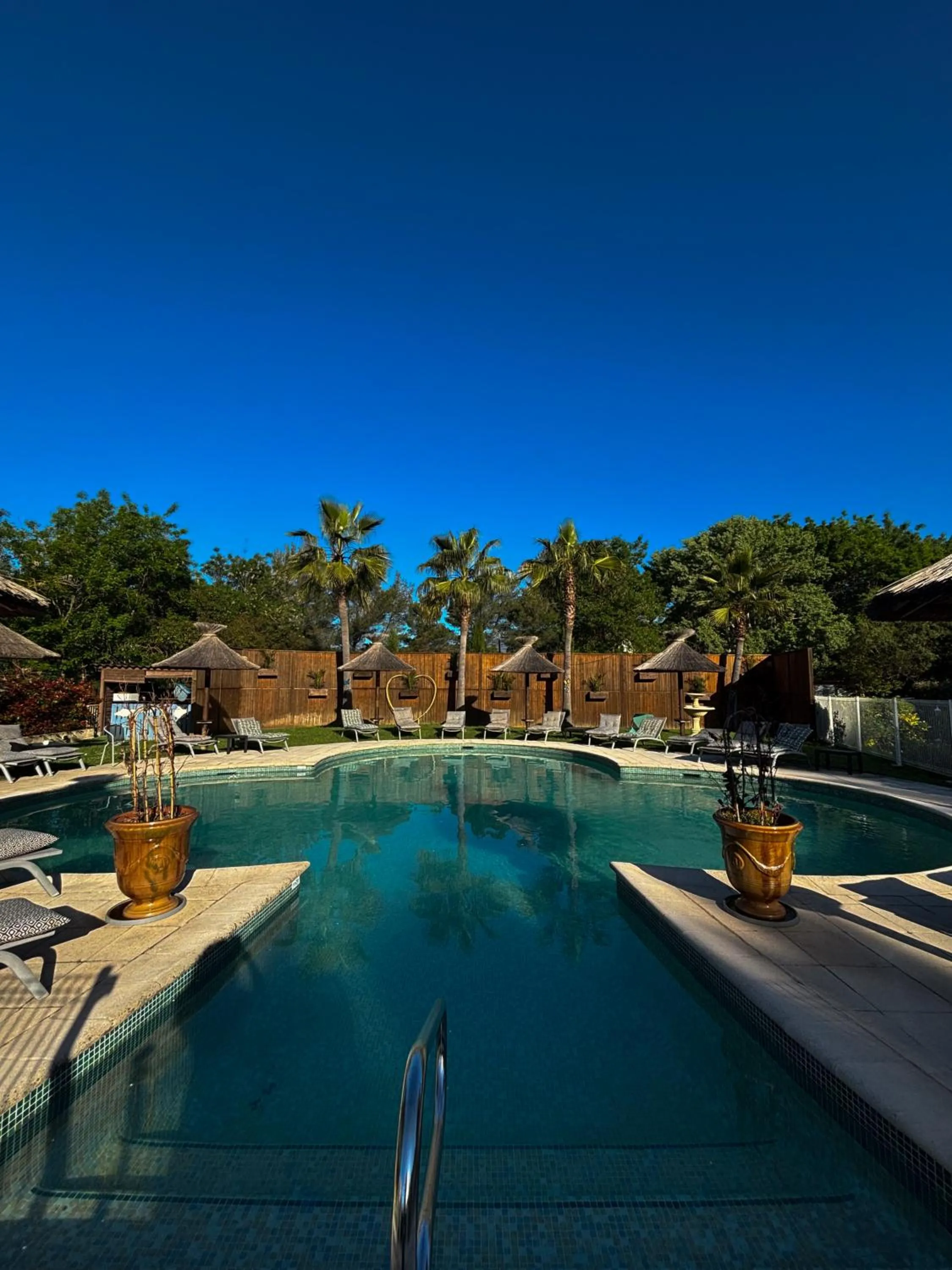 Swimming pool in Les Bastides Saint Paul