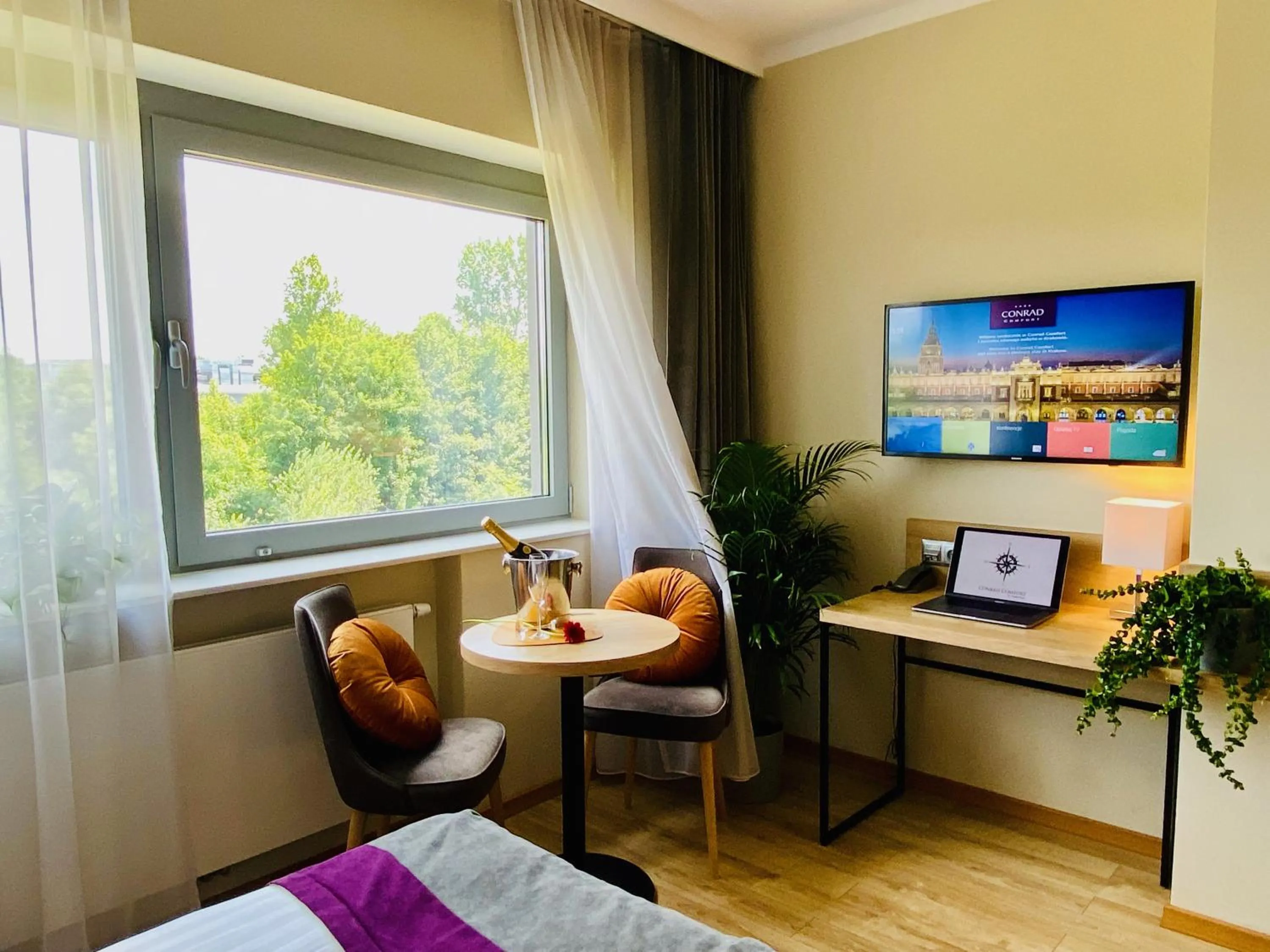 TV and multimedia, Bed in Hotel CONRAD Comfort