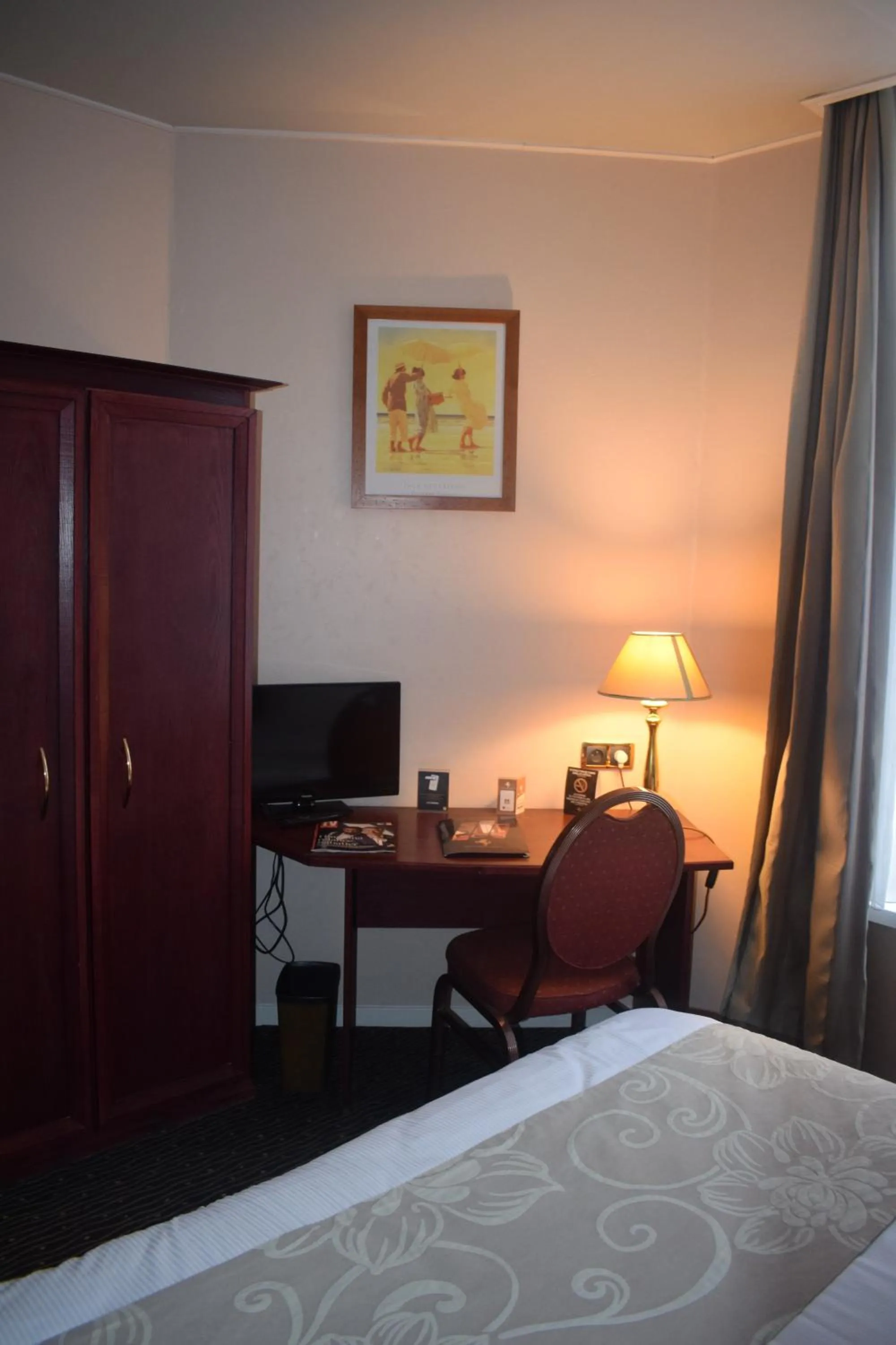 Bedroom, Bed in Metropol Hotel