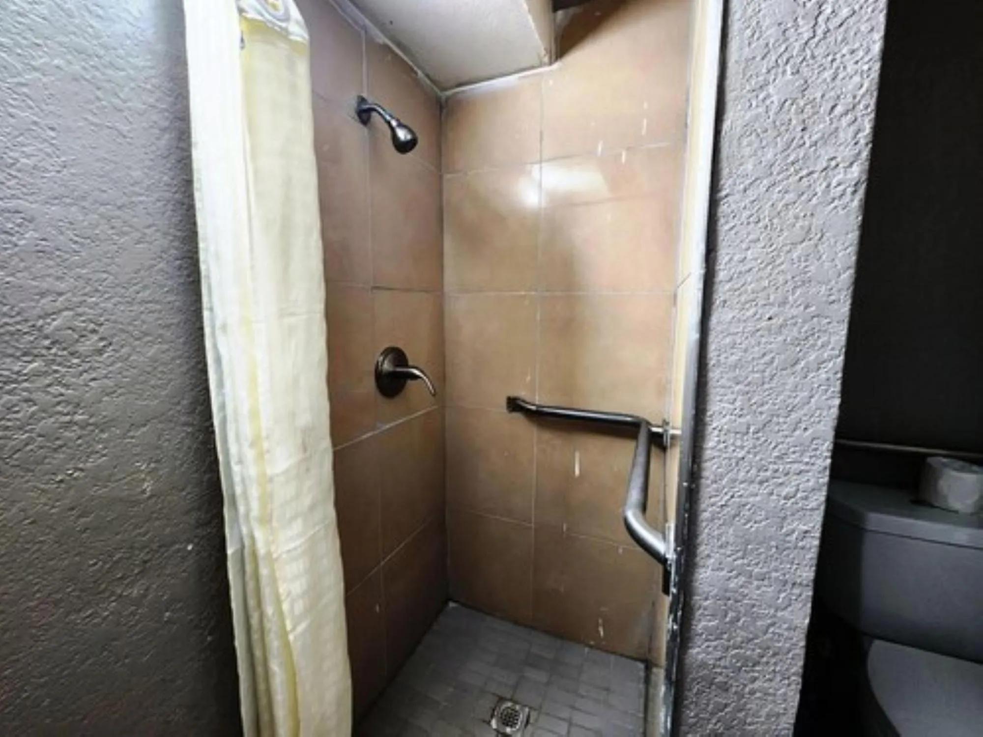 Shower in Motel 6 North Little Rock, AR-JFK Blvd