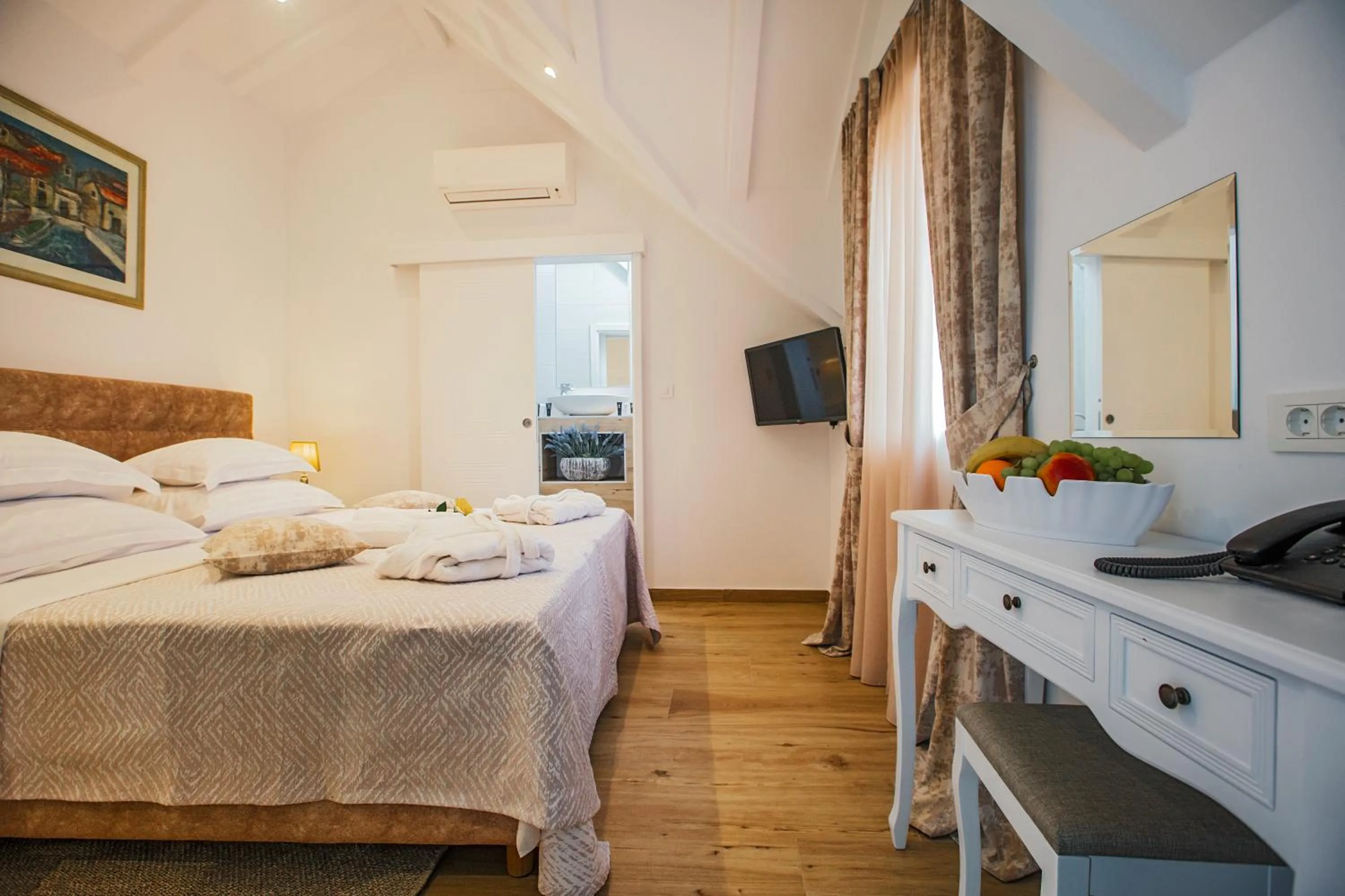 Bed in Heritage Hotel Dea Hvar