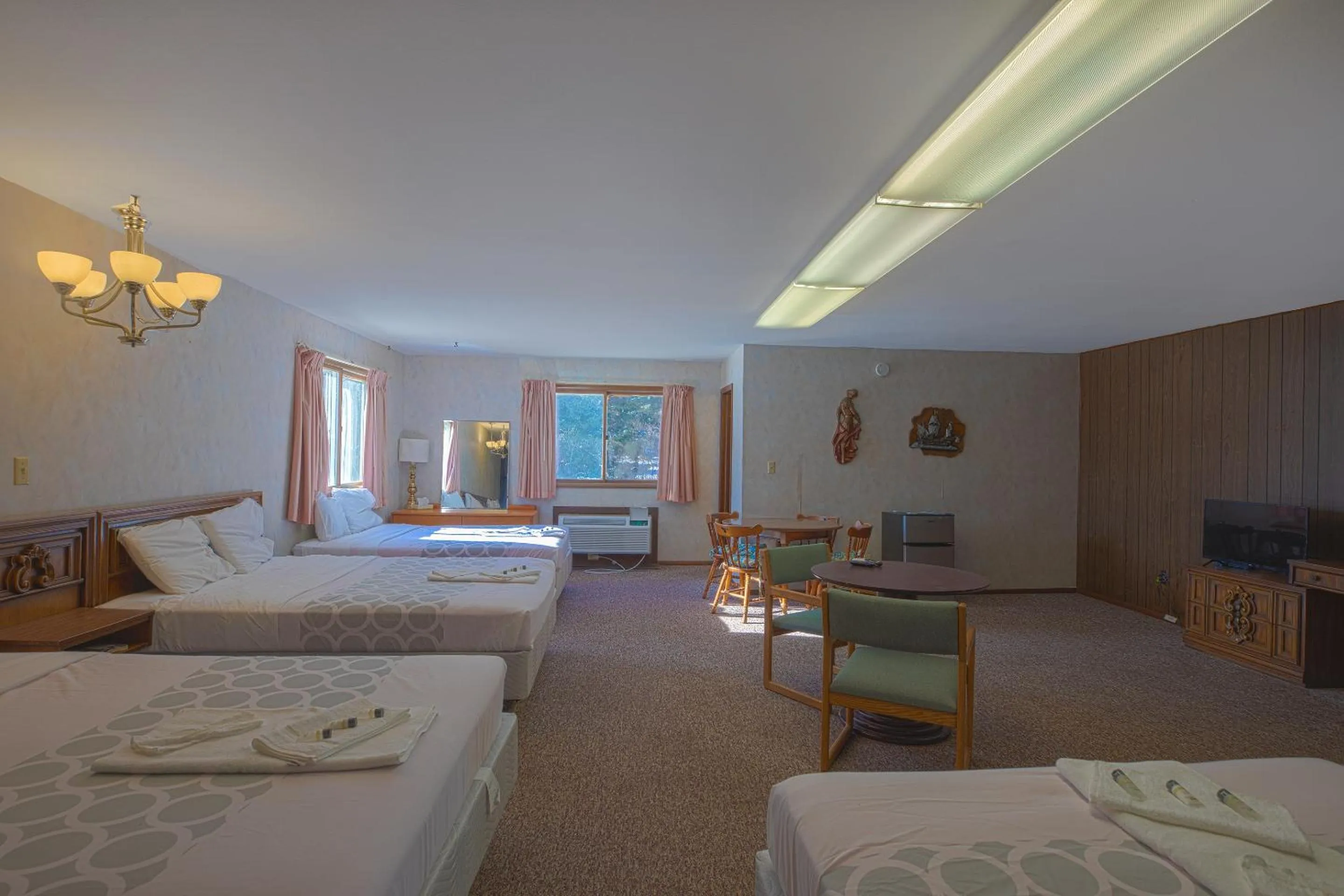 Bedroom, Bed in Love Hotels Tomahawk by OYO at Lake Mohawksin WI