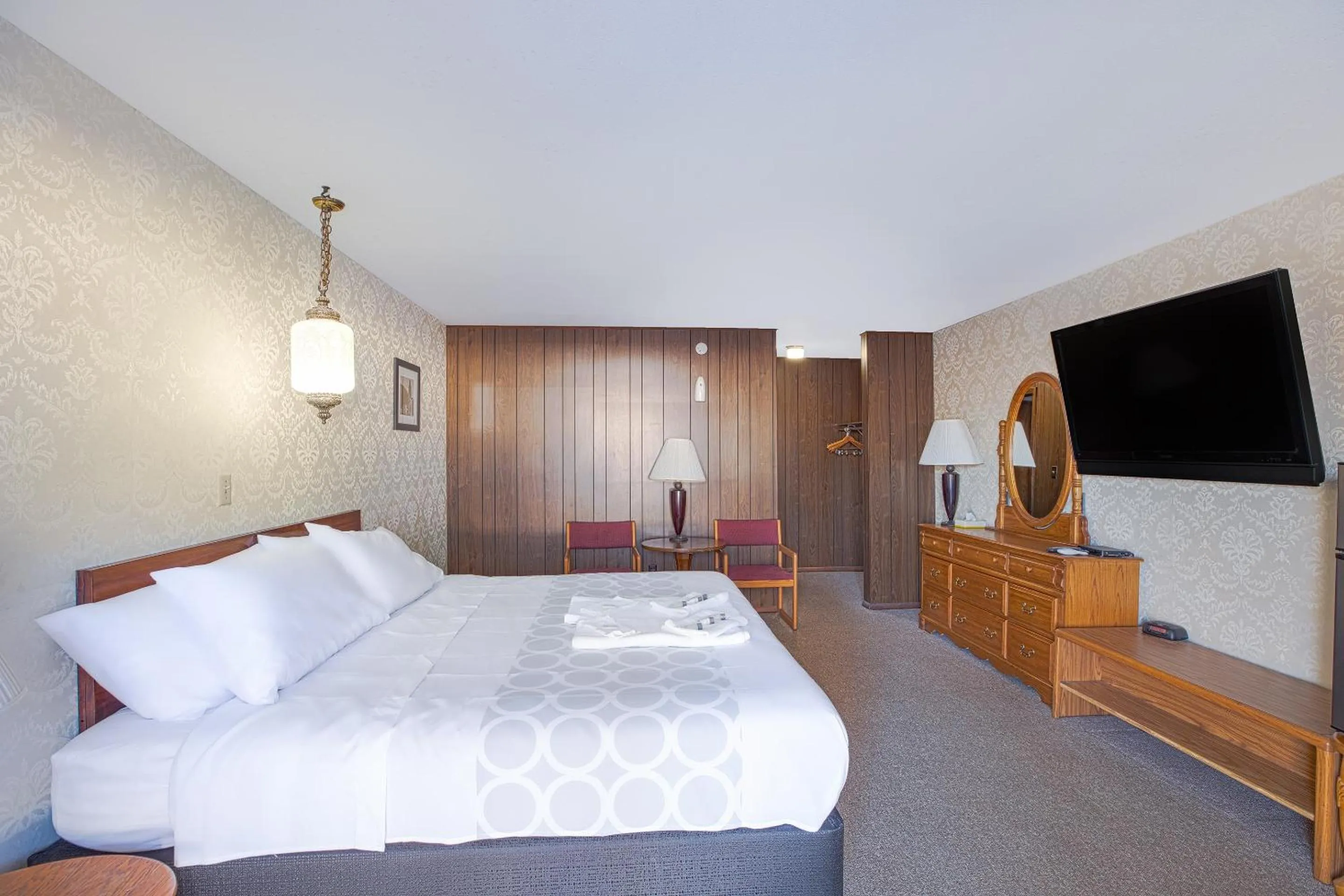 Bedroom, Bed in Love Hotels Tomahawk by OYO at Lake Mohawksin WI