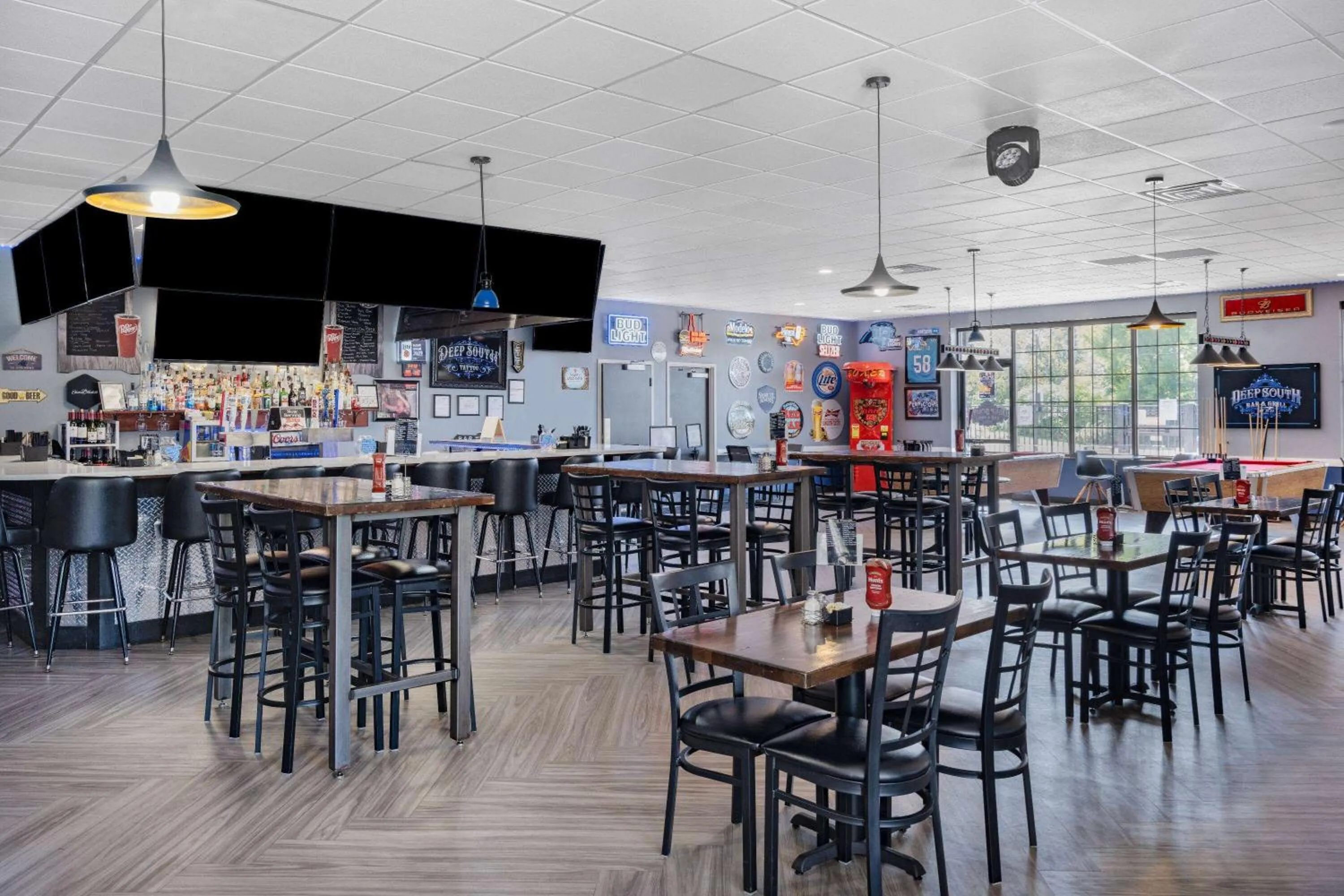 Restaurant/places to eat in Days Inn and Suites by Wyndham Oxford