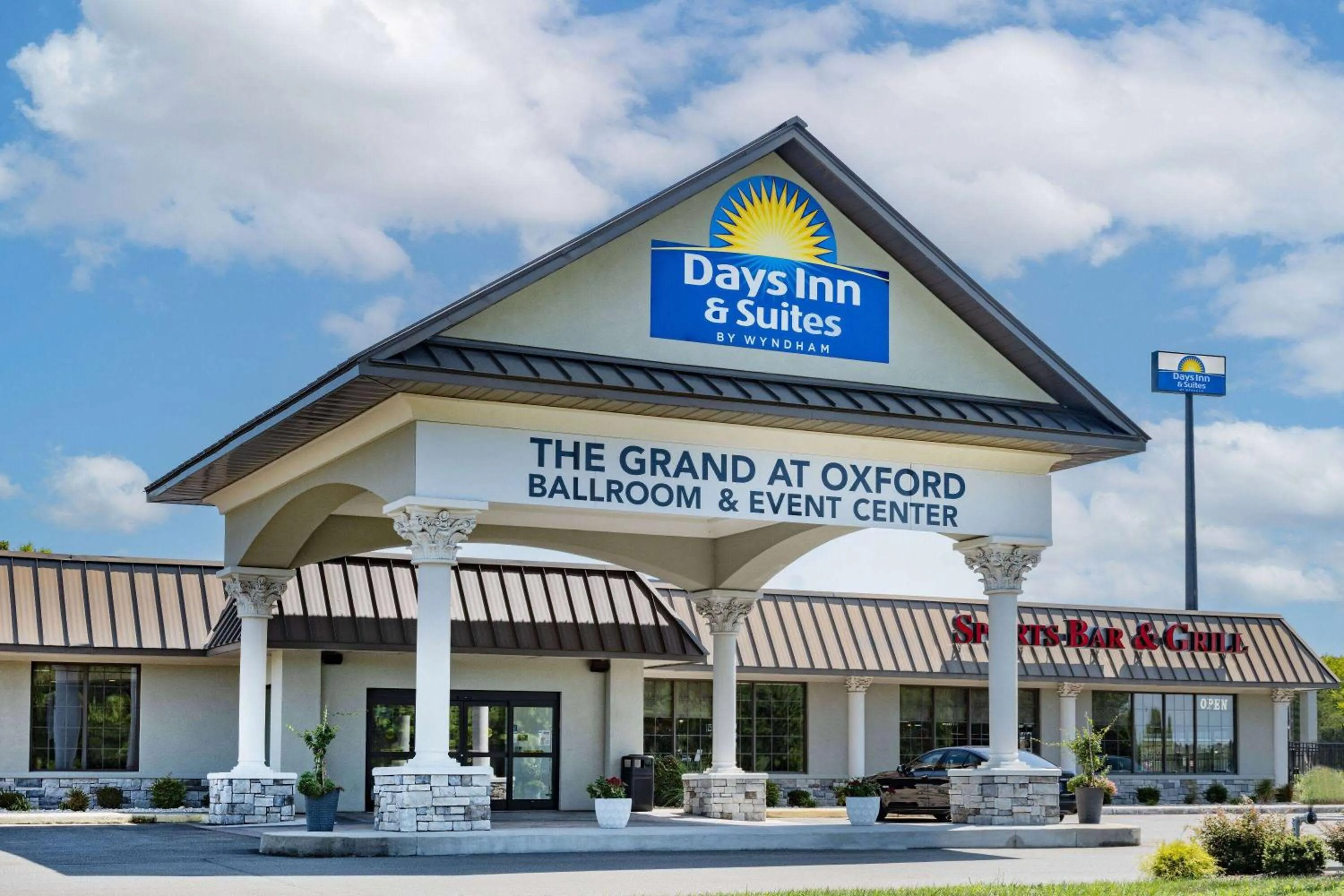 Property building in Days Inn and Suites by Wyndham Oxford