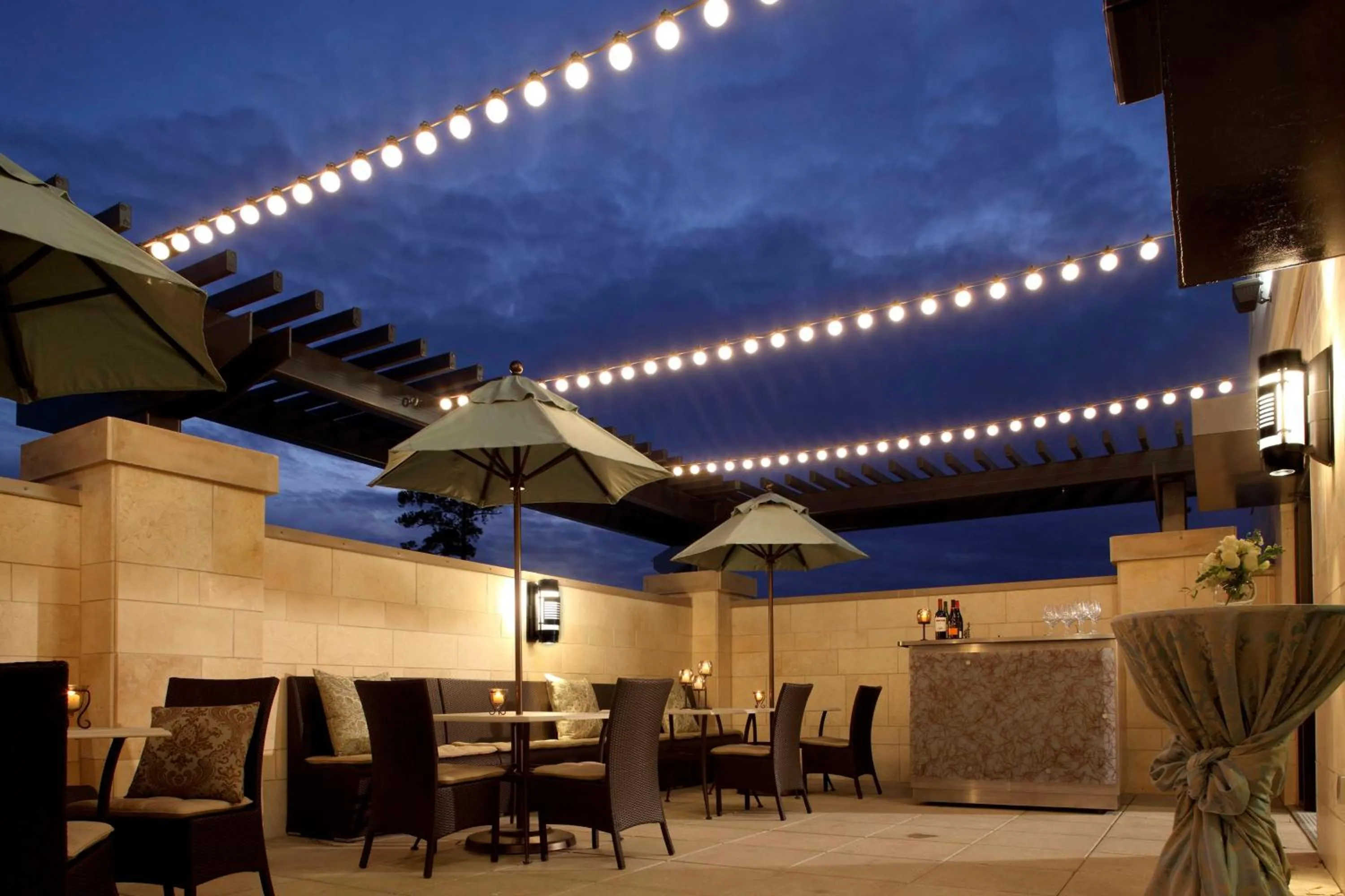 Lounge or bar in Hyatt Centric The Woodlands