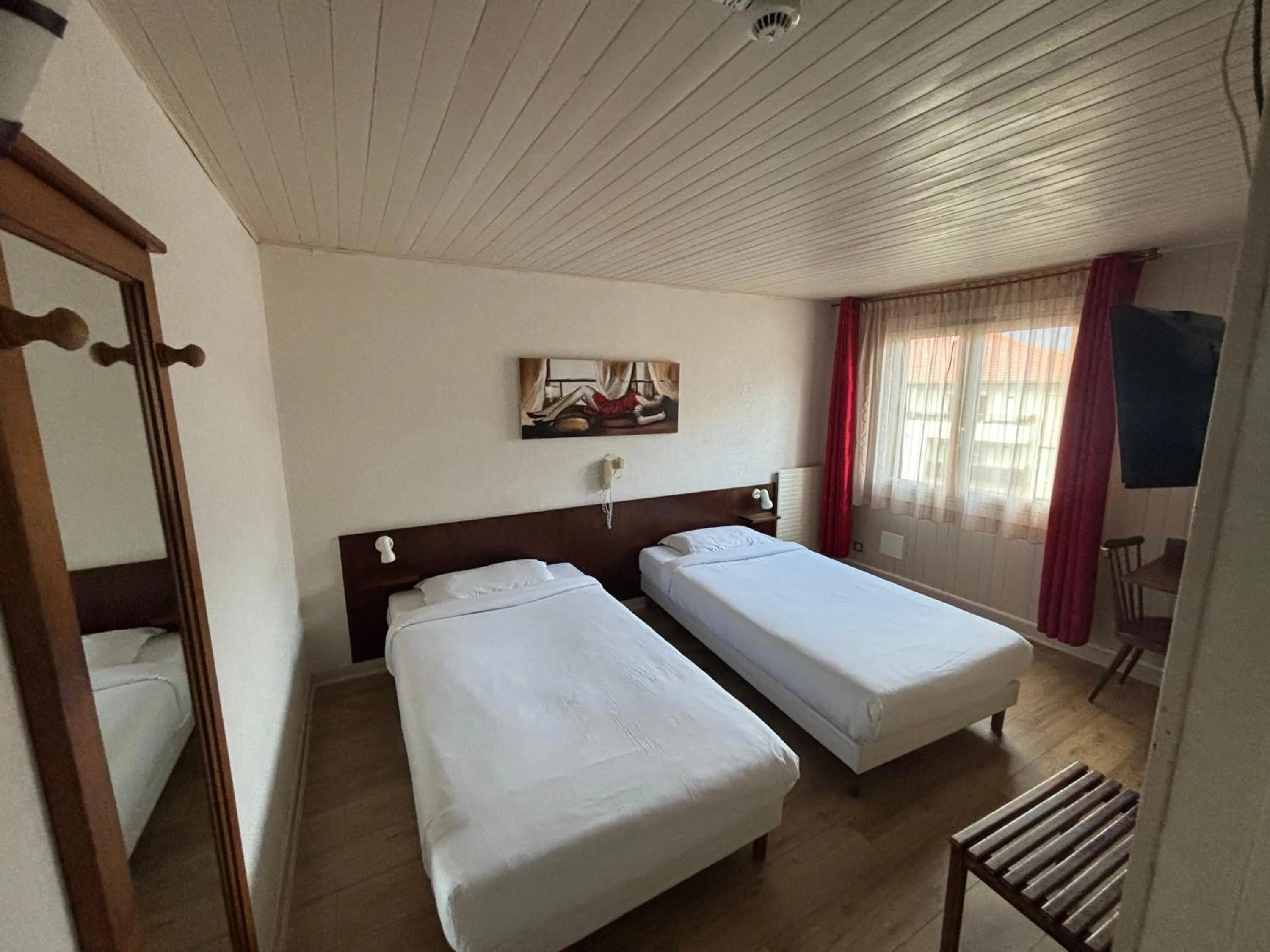 Bed in Auberge de Costaroche