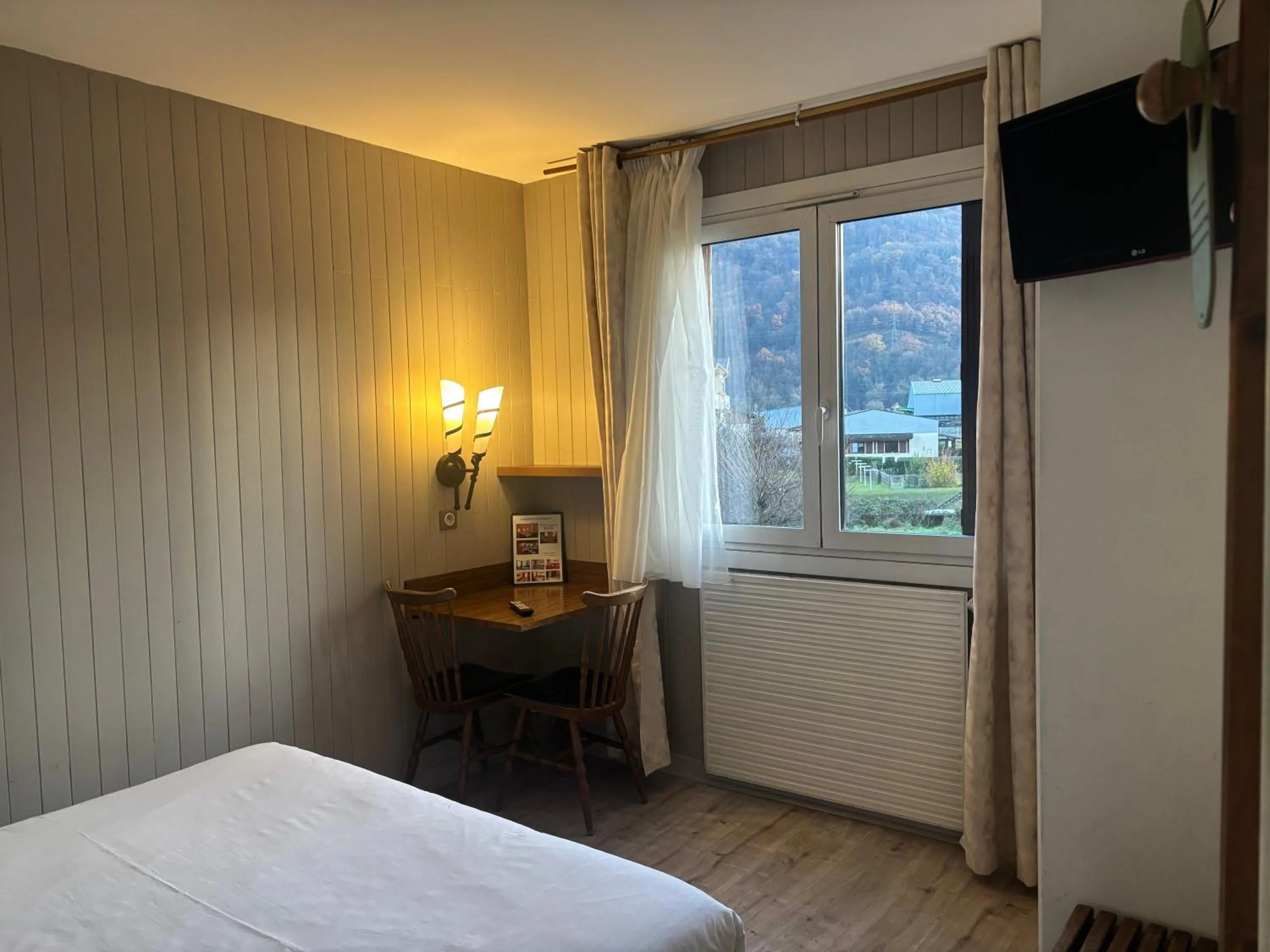 Bed in Auberge de Costaroche