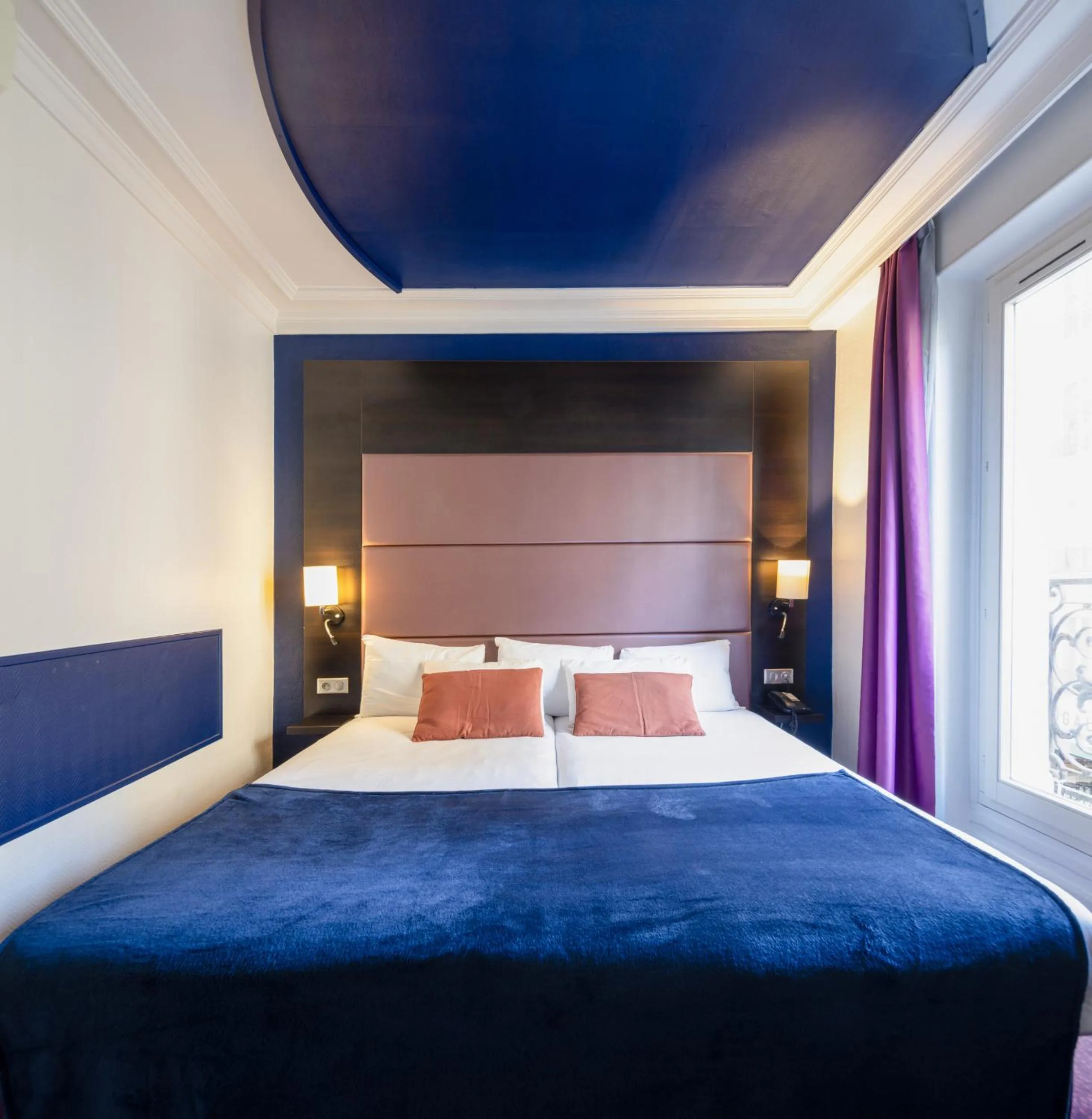 Bed in Accueil Hôtel Paris Pigalle Montmartre