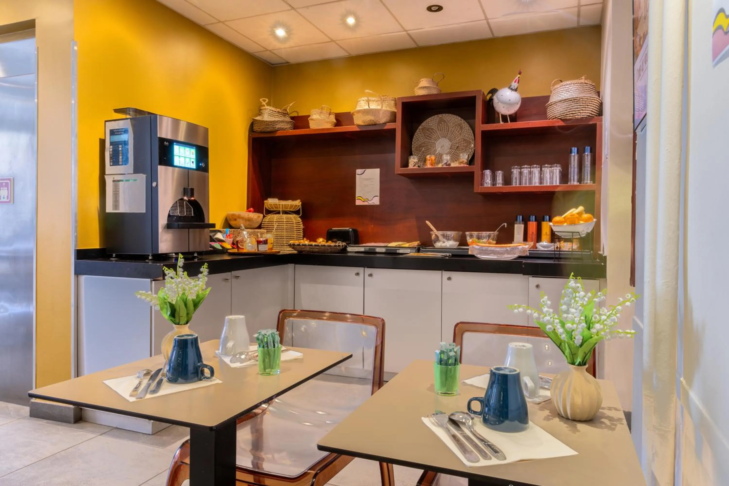 Breakfast in Accueil Hôtel Paris Pigalle Montmartre