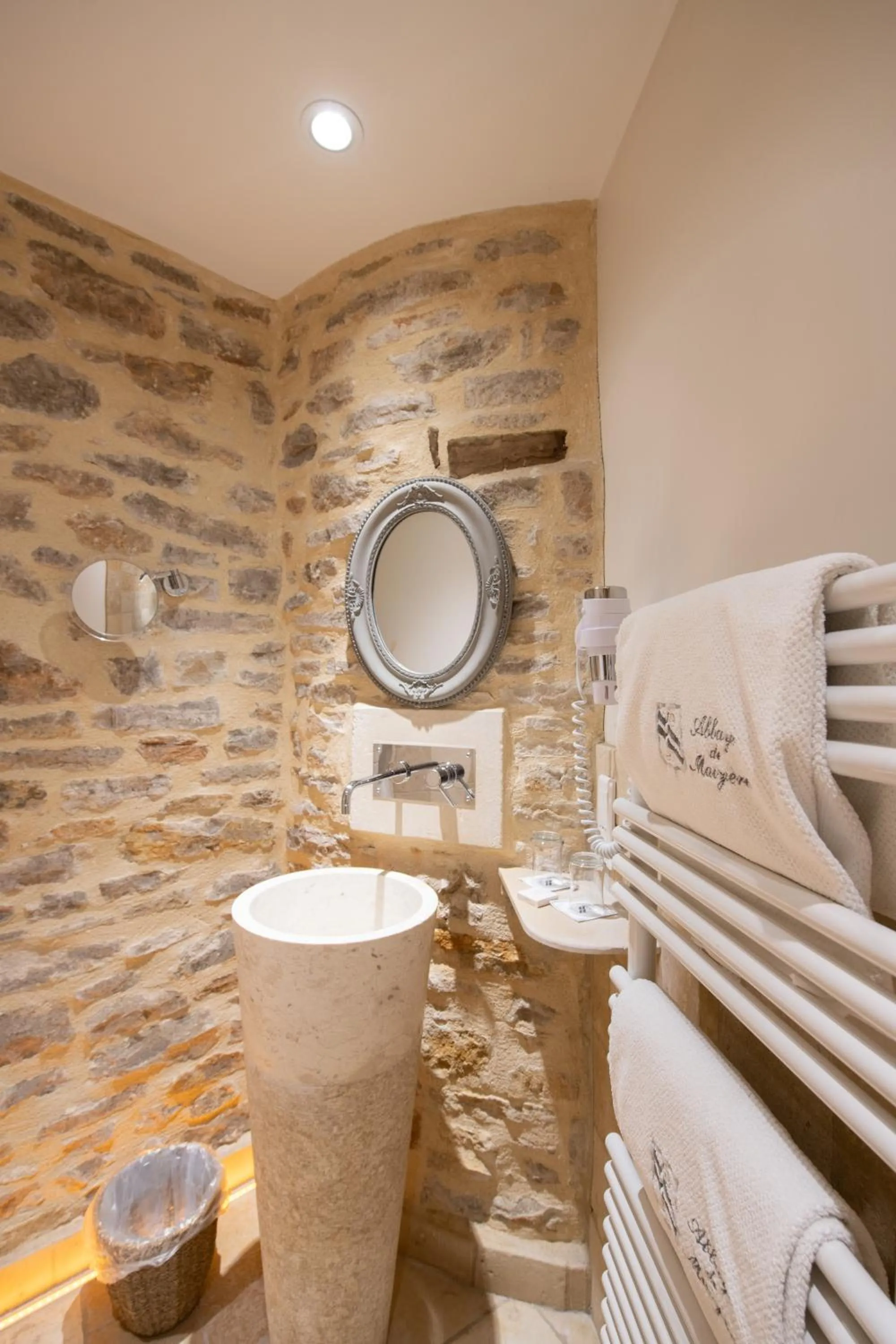Bathroom in Abbaye de Maizières