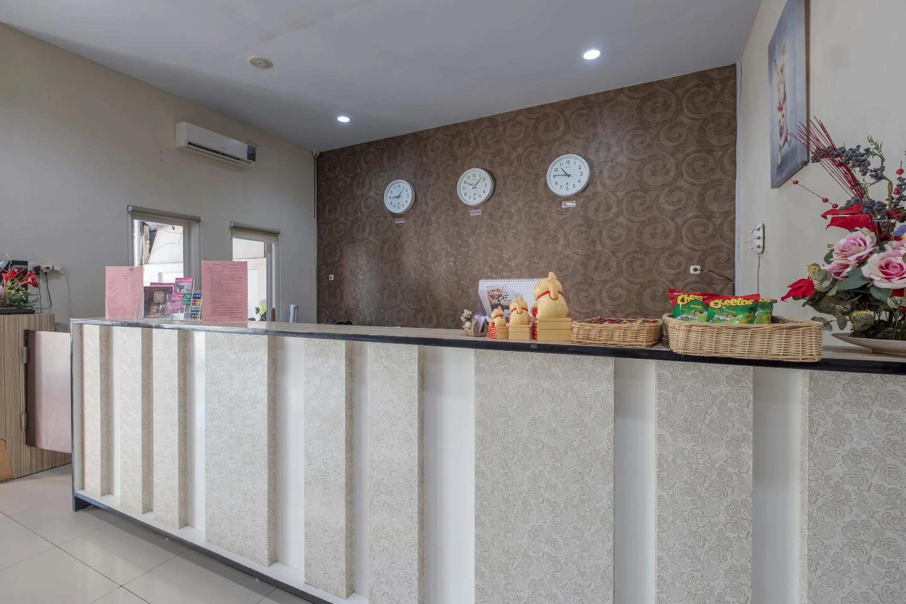 Lobby or reception in Hotel O Makassar near Pantai Losari formerly Hotel Astra Novilia