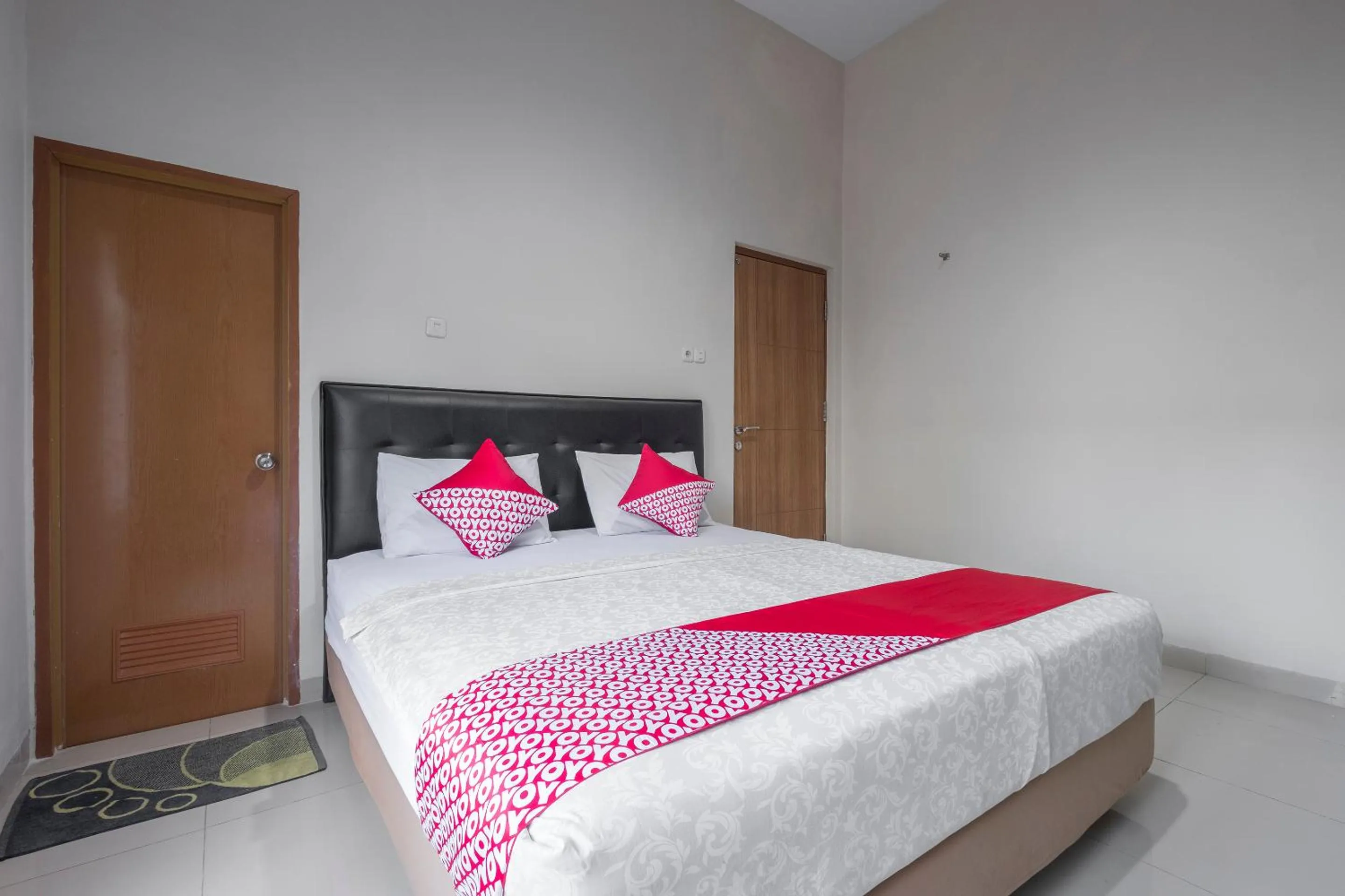 Bedroom, Bed in Hotel O Makassar near Pantai Losari formerly Hotel Astra Novilia