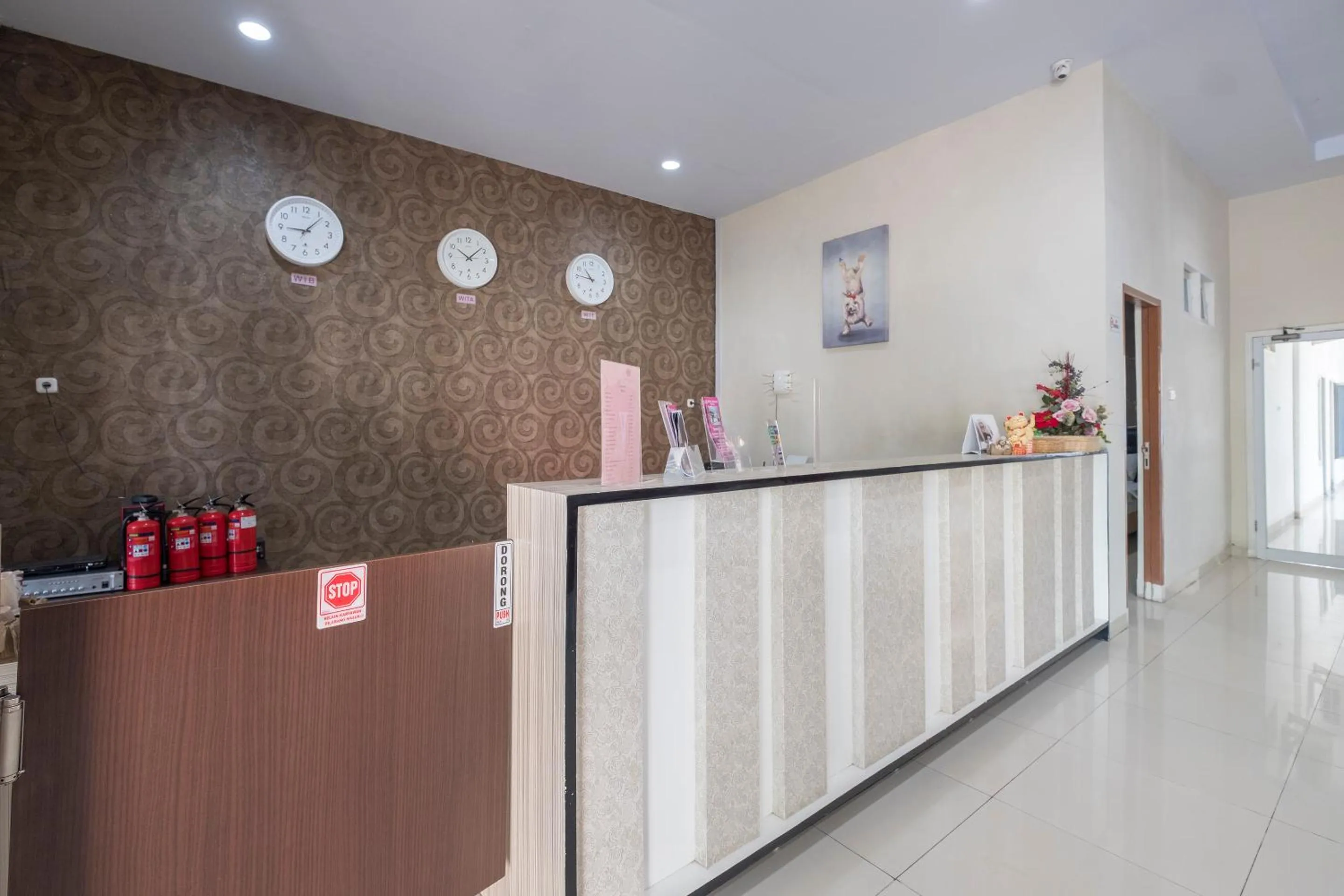 Lobby or reception in Hotel O Makassar near Pantai Losari formerly Hotel Astra Novilia