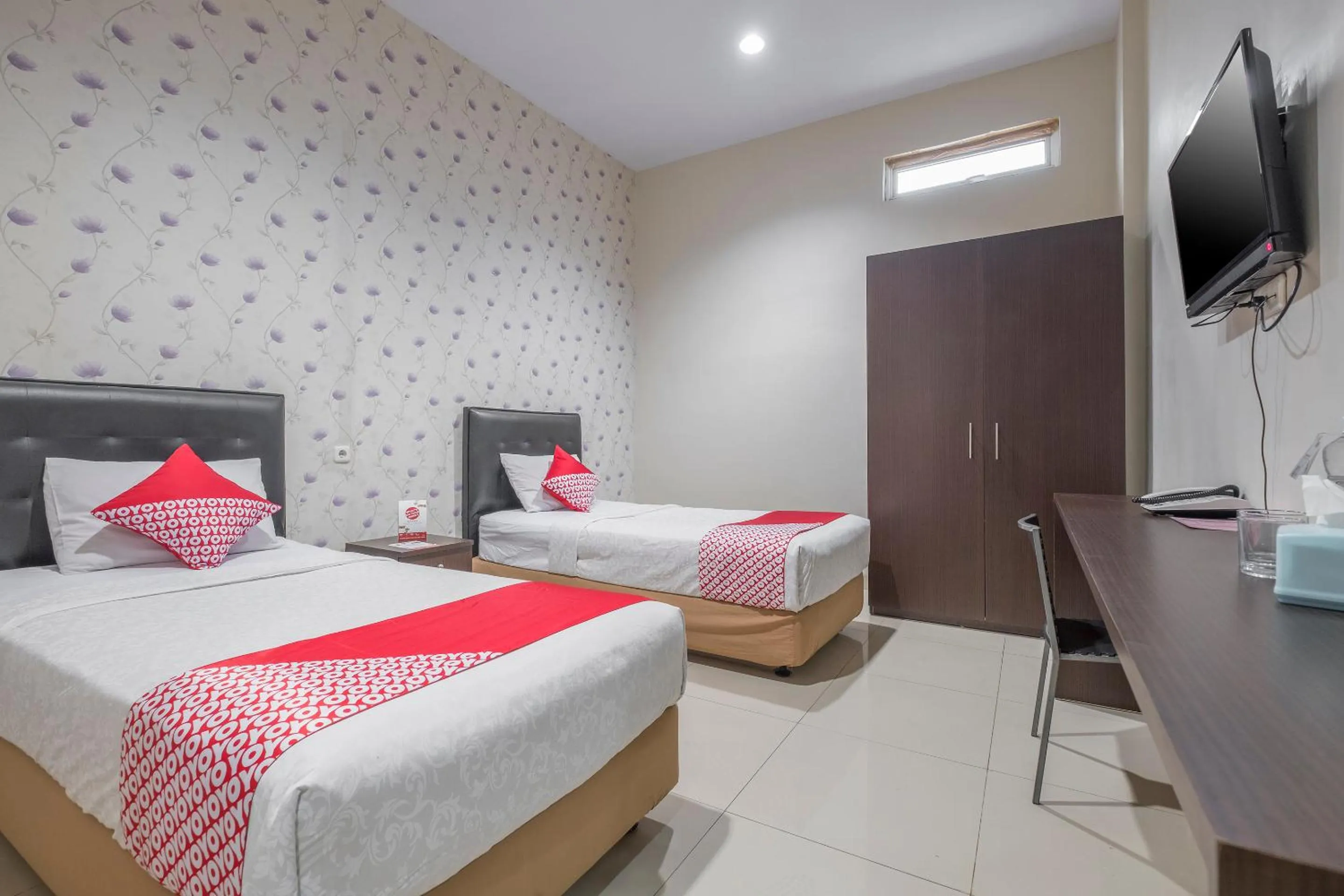 Bedroom, Bed in Hotel O Makassar near Pantai Losari formerly Hotel Astra Novilia