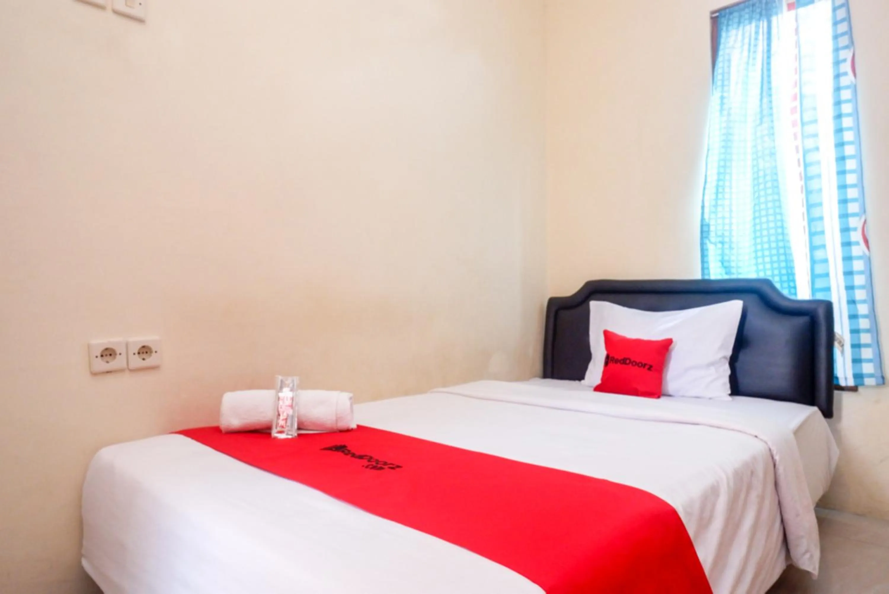 Bed in ReDdoorz At Mahameru Residence Yogyakarta