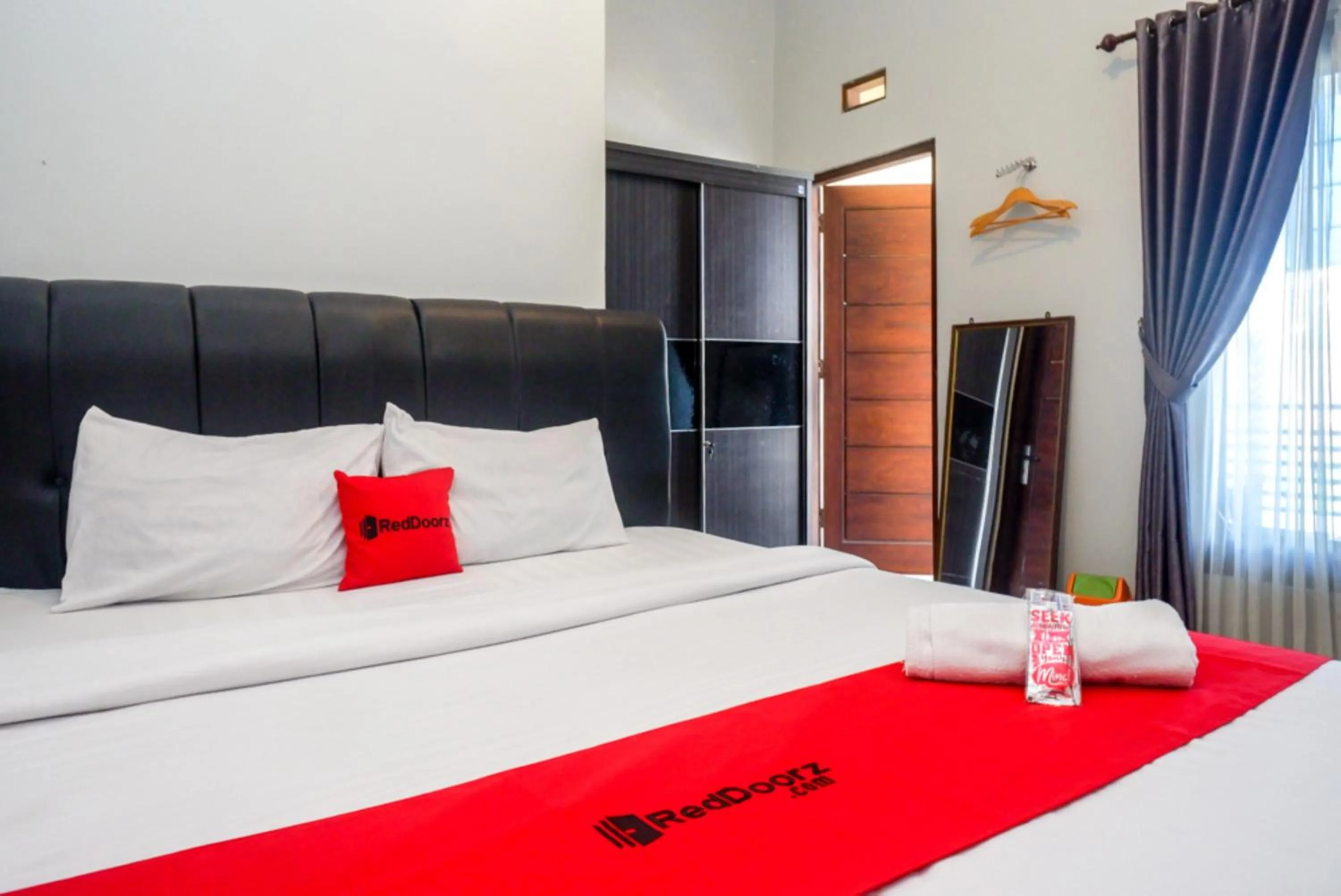 Bed in ReDdoorz At Mahameru Residence Yogyakarta