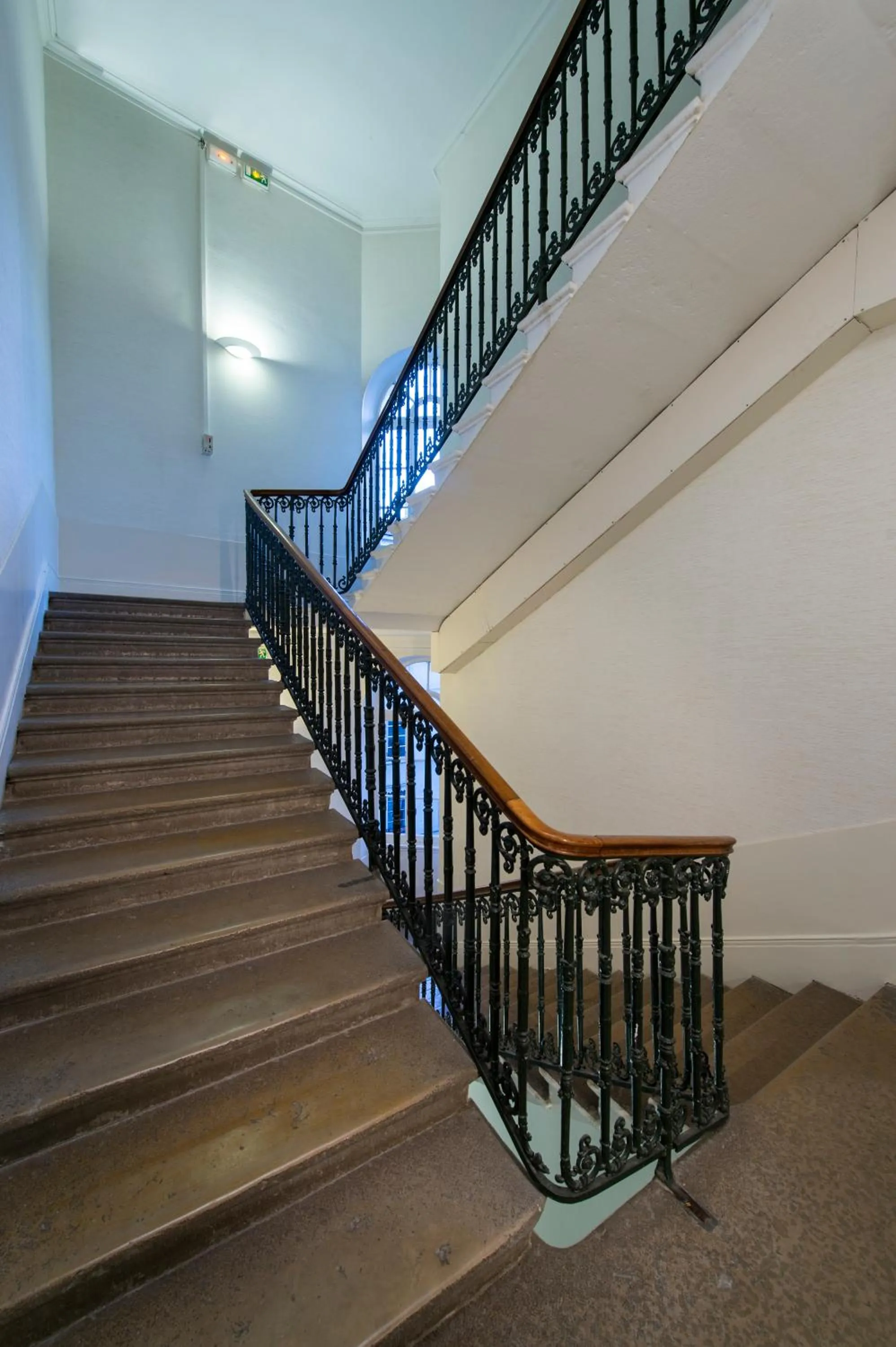 Night in La Résidence