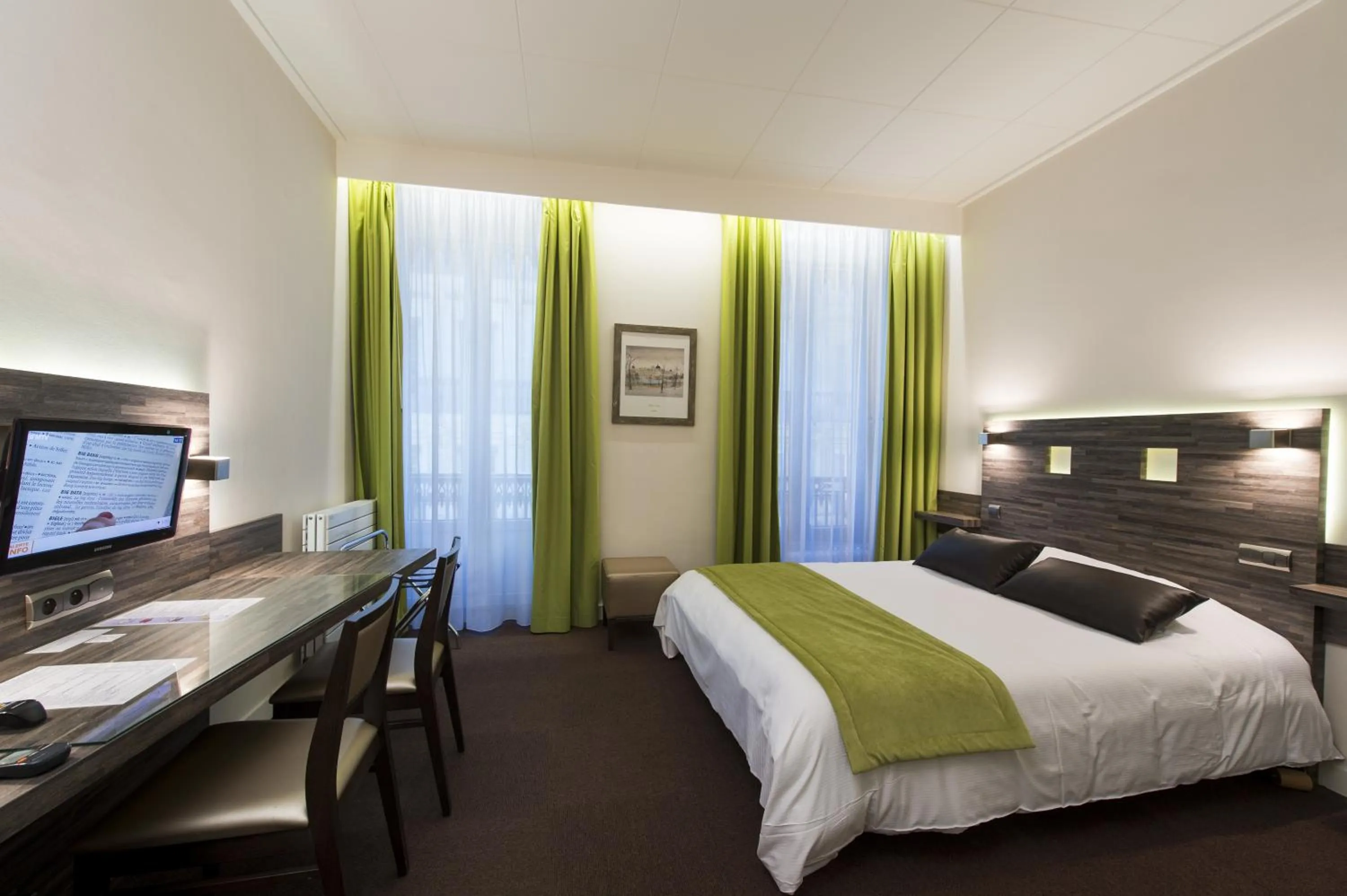 Spring, Bed in La Résidence