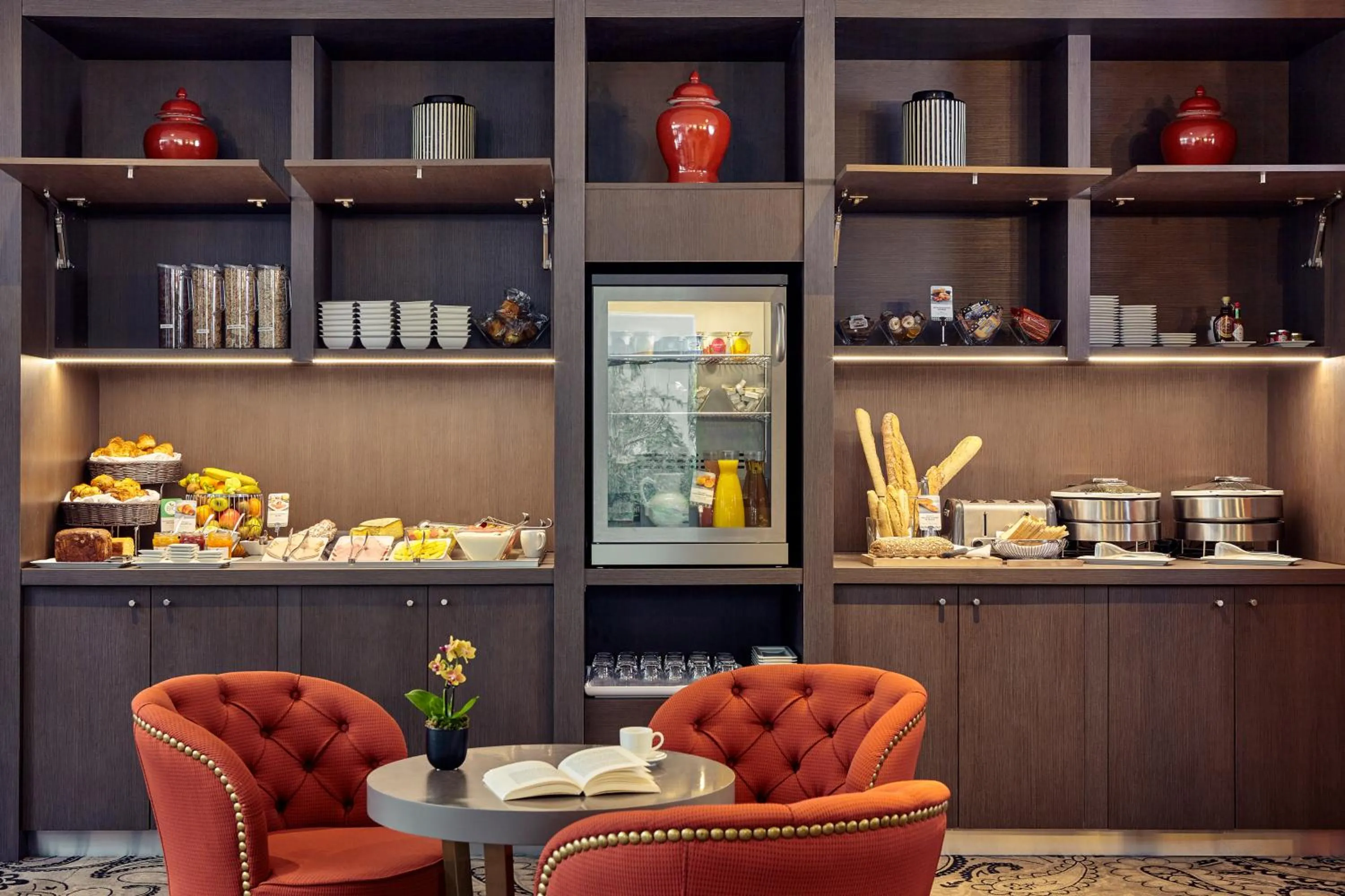 Buffet breakfast in Mercure Tour Eiffel Grenelle