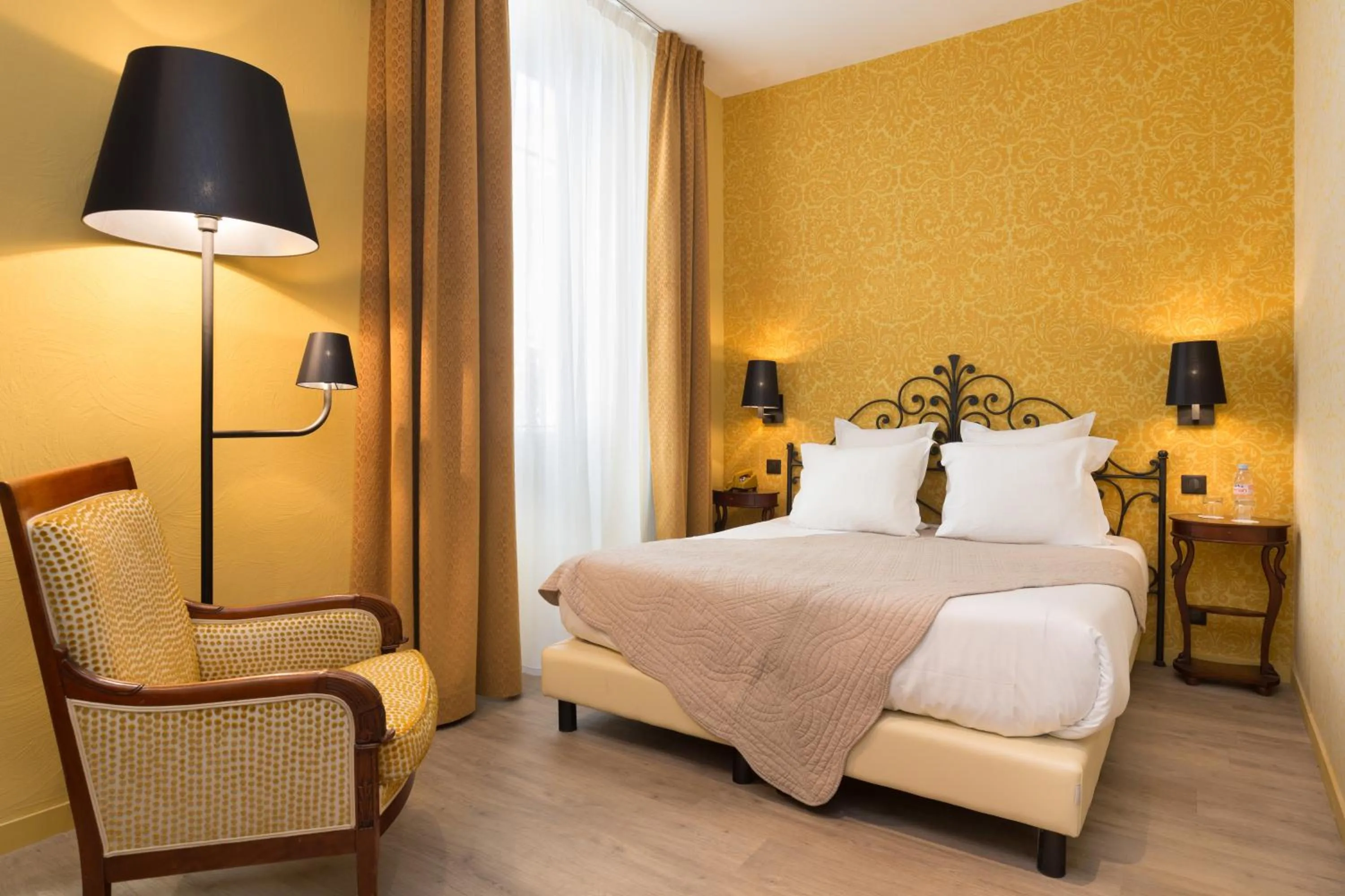 Bedroom, Bed in Hotel Le Grimaldi by Happyculture