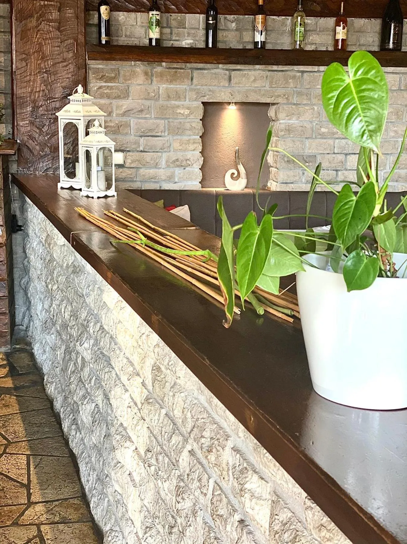 Restaurant/places to eat in Hotel Olimpija plus