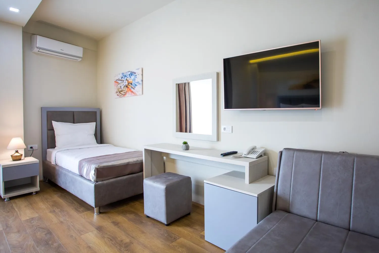 Staff, Bed in Hotel Olimpija plus