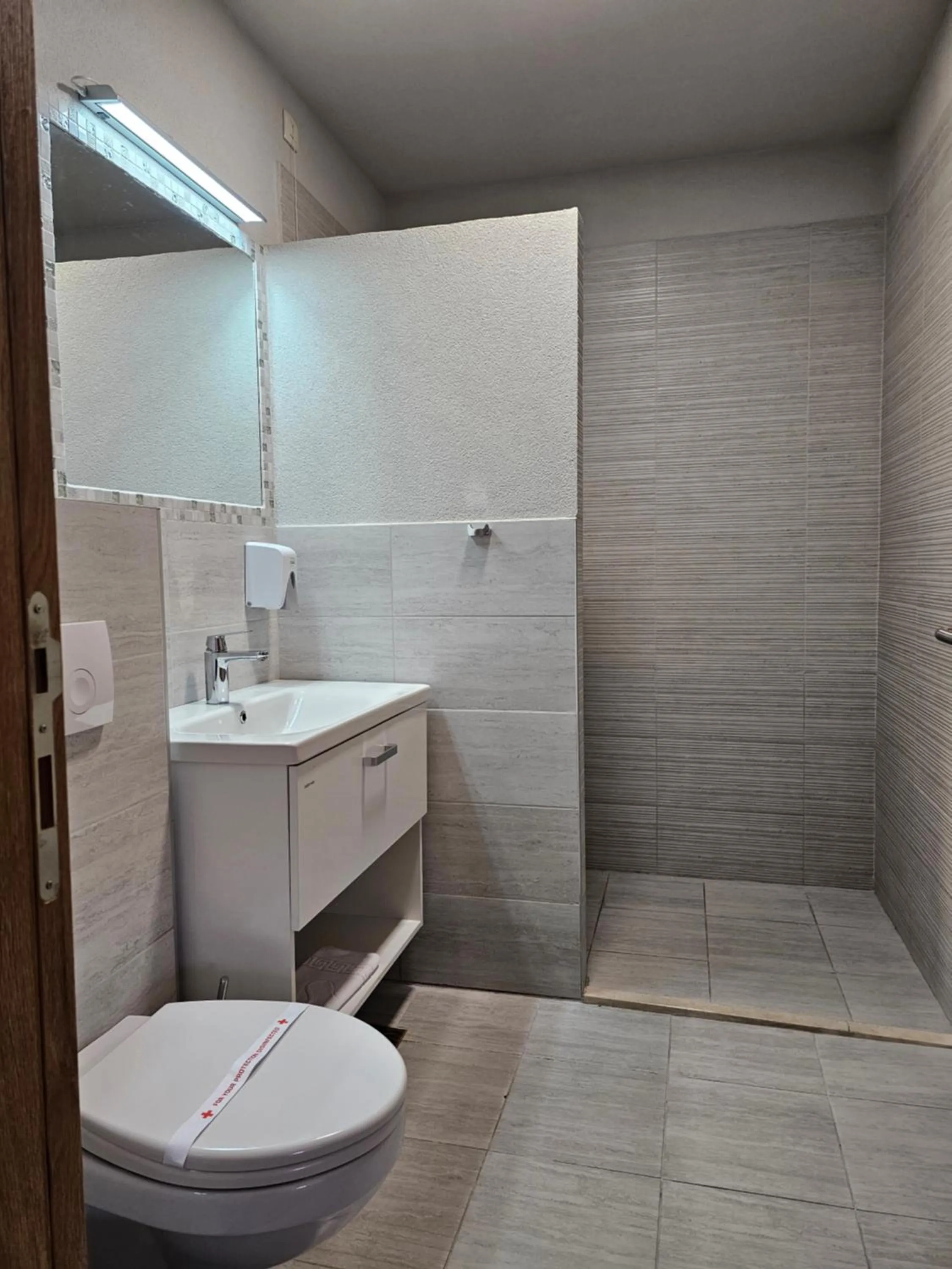 Toilet in Hotel Olimpija plus