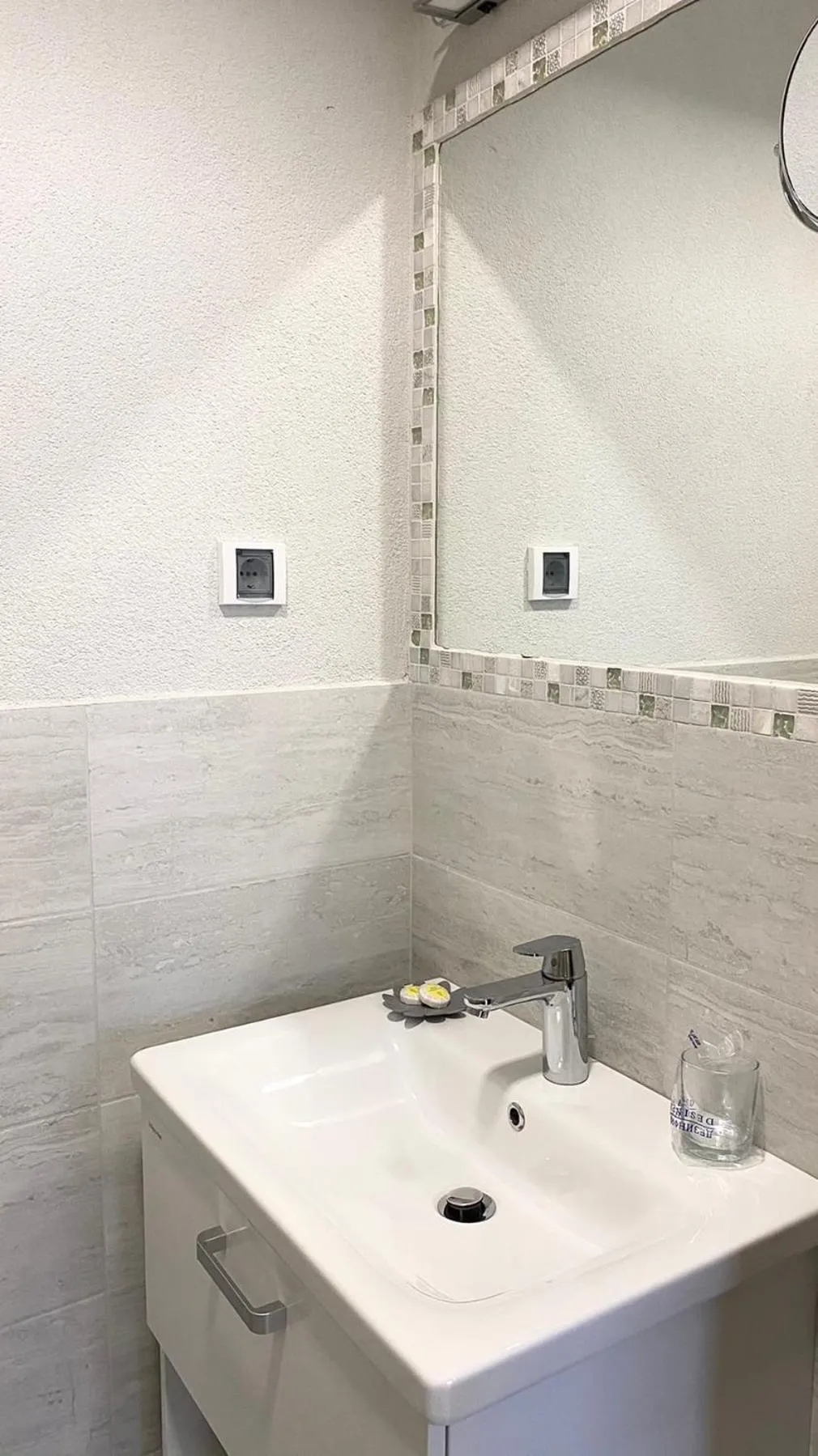 Shower in Hotel Olimpija plus