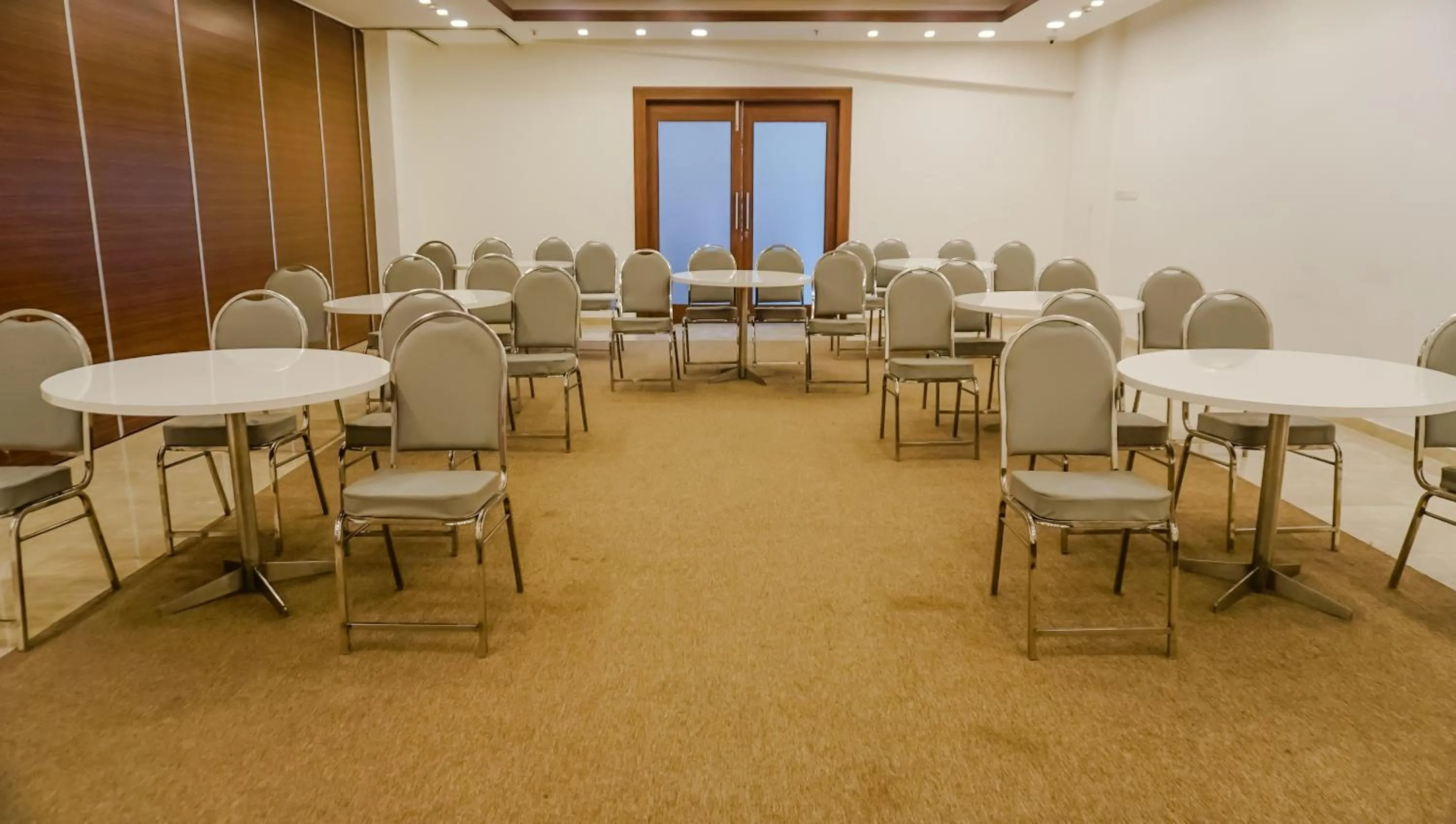 Living room in The Altruist Hotel Navi Mumbai-1