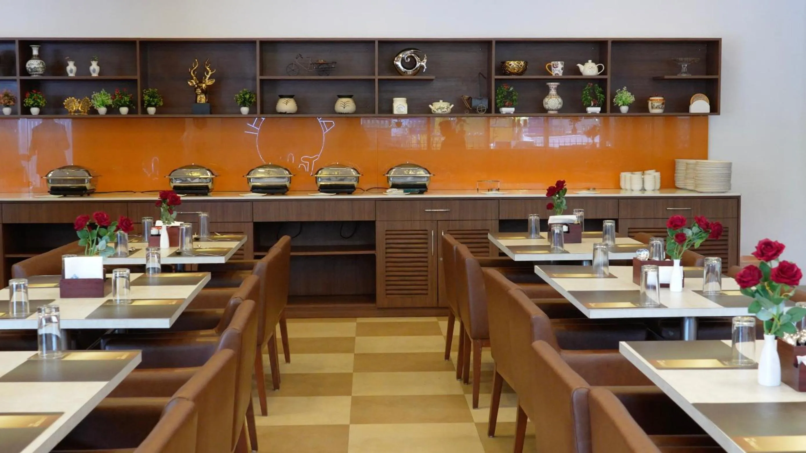 Restaurant/places to eat in The Altruist Hotel Navi Mumbai-1
