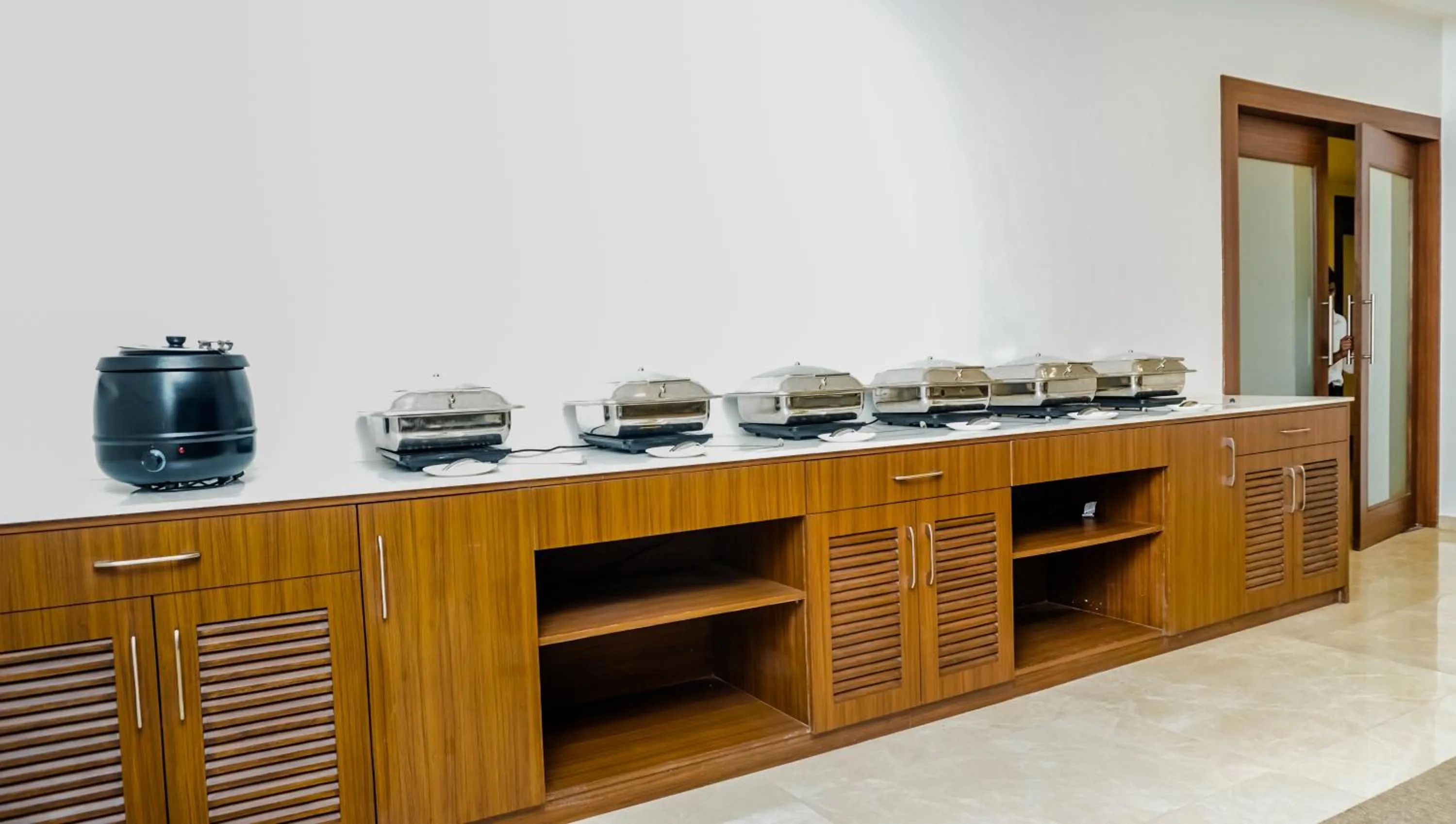 Kitchen or kitchenette in The Altruist Hotel Navi Mumbai-1