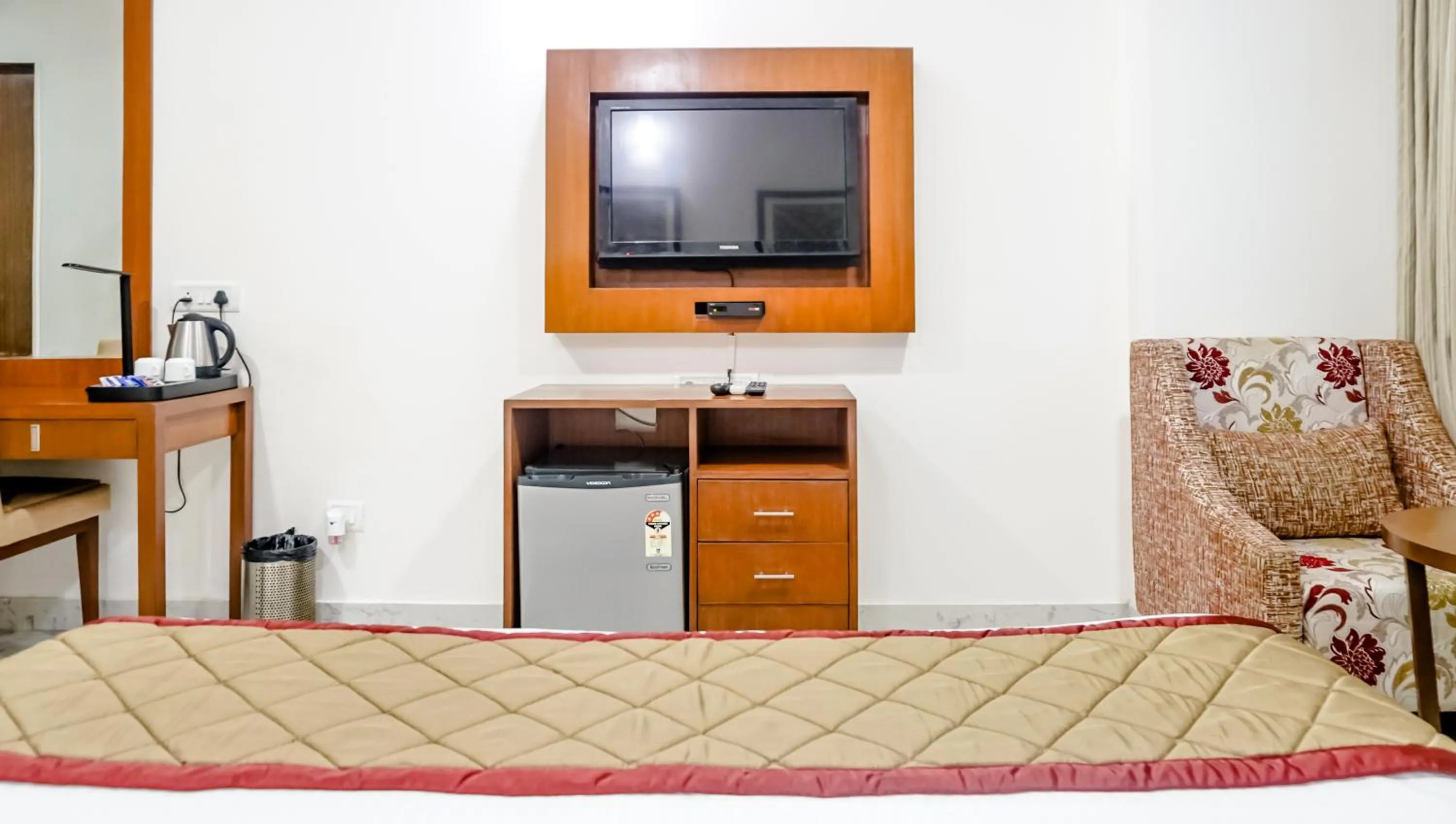 TV and multimedia in The Altruist Hotel Navi Mumbai-1