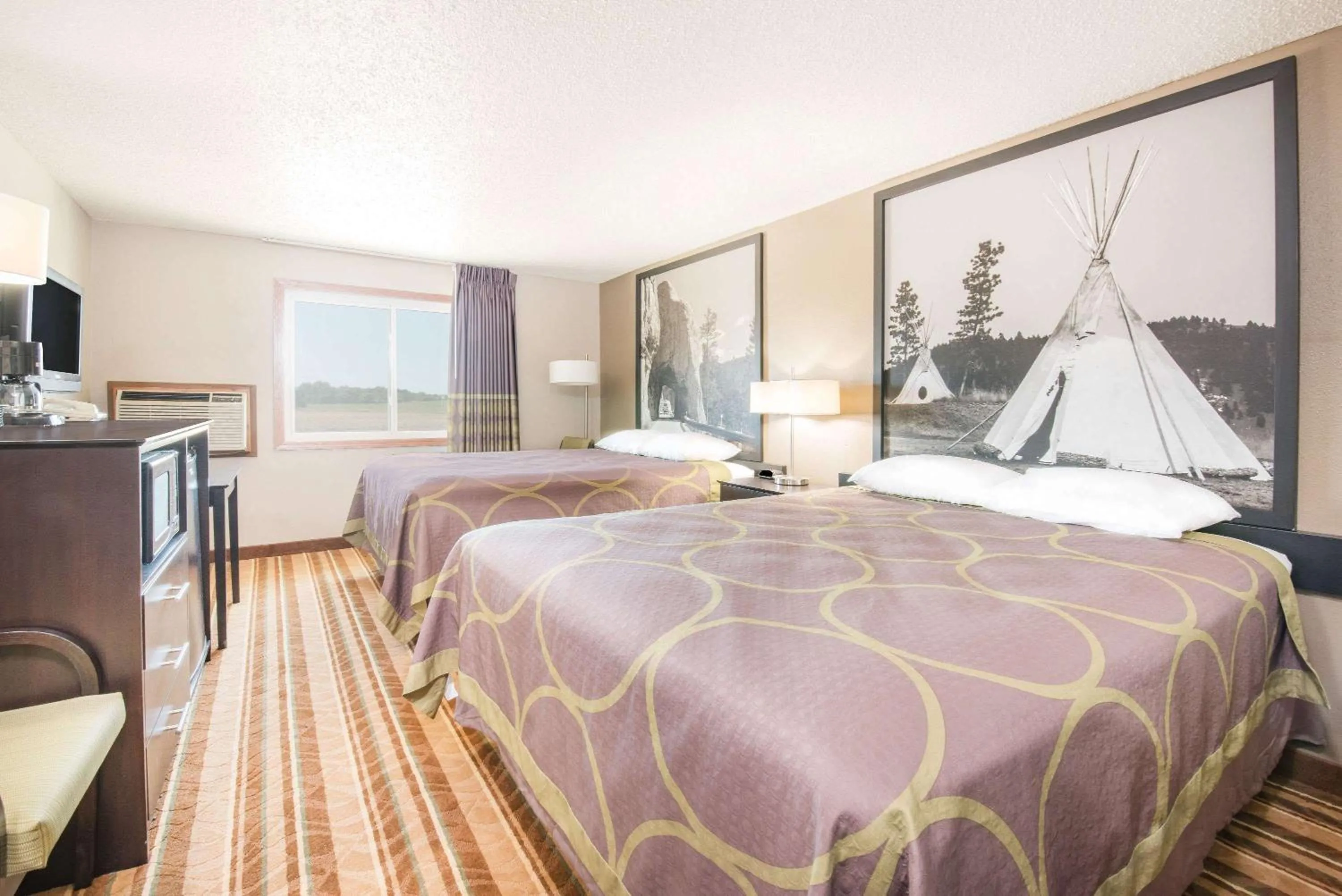 Photo of the whole room, Bed in Super 8 by Wyndham Miller