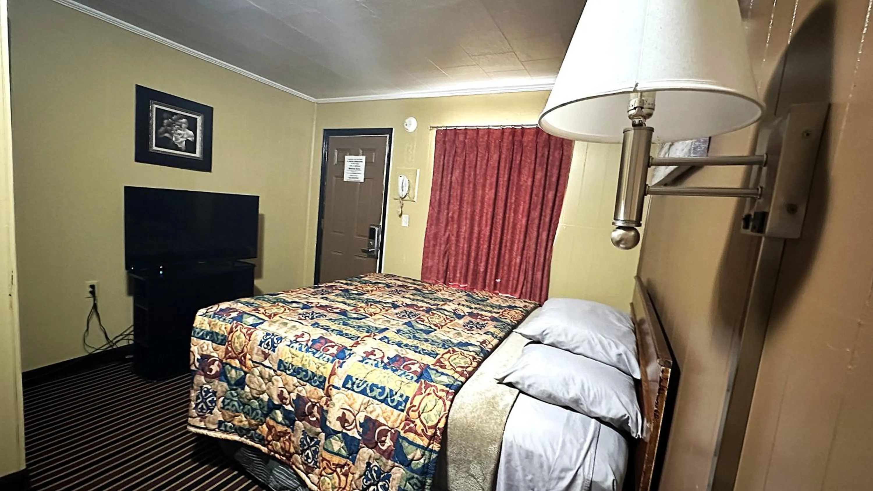 Bed in Relax Inn Vinita