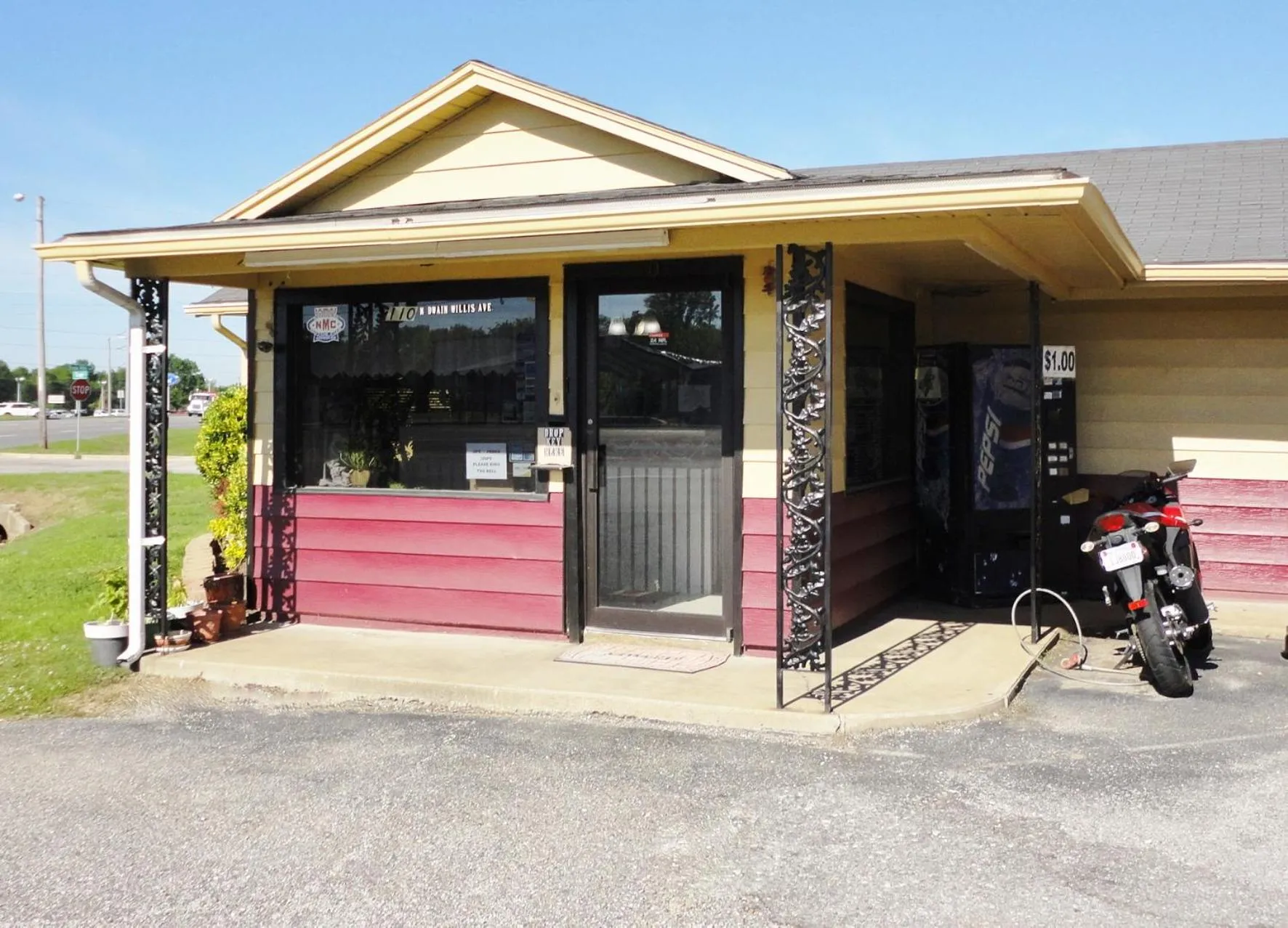 Property building in Relax Inn Vinita