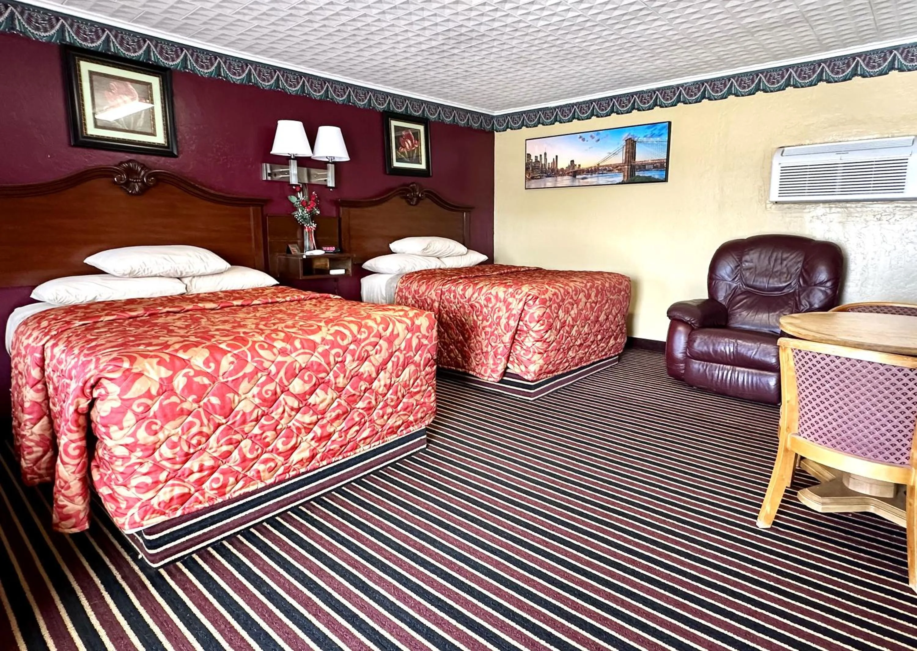 Bedroom, Bed in Relax Inn Vinita