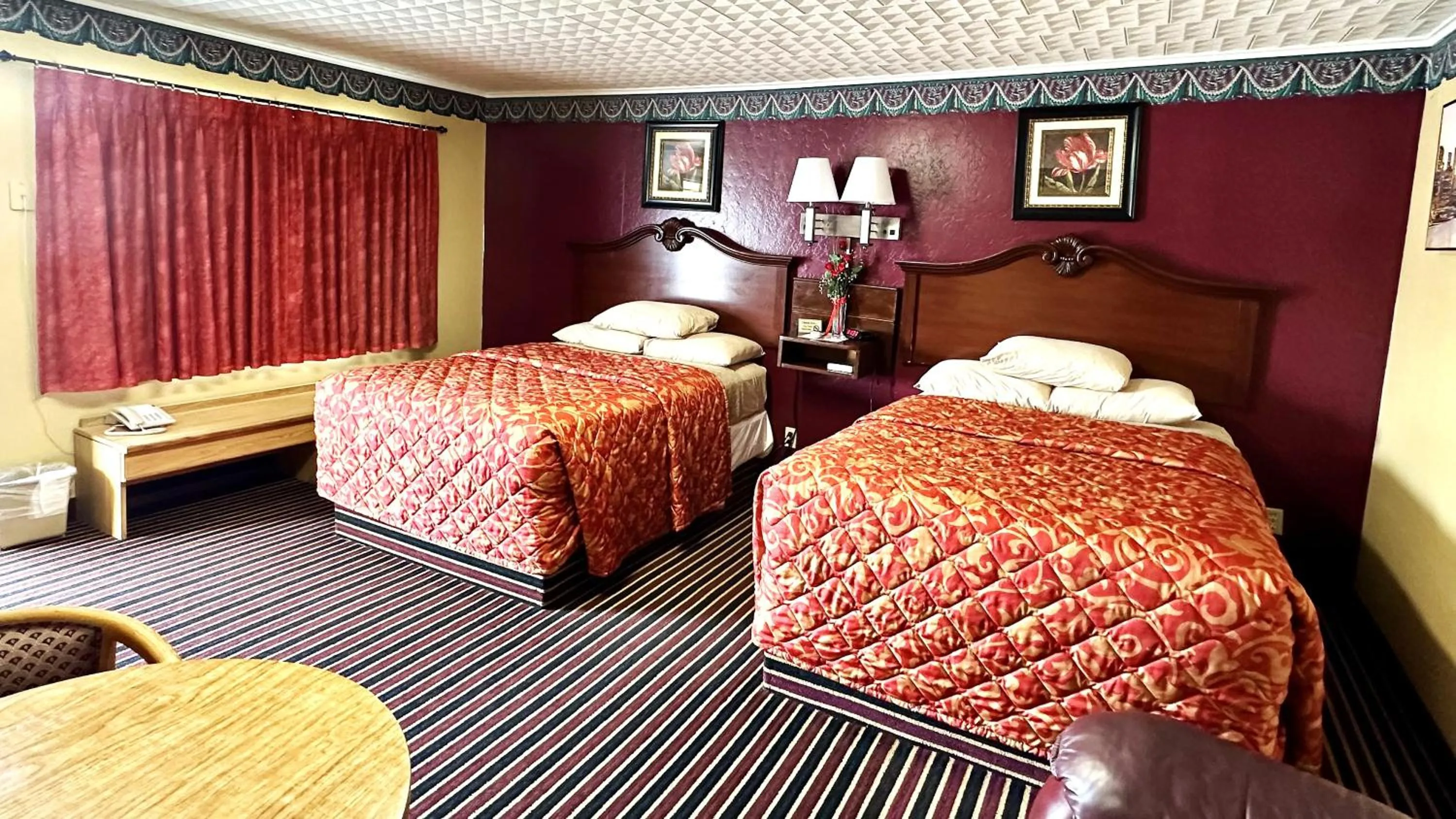 Bedroom, Bed in Relax Inn Vinita