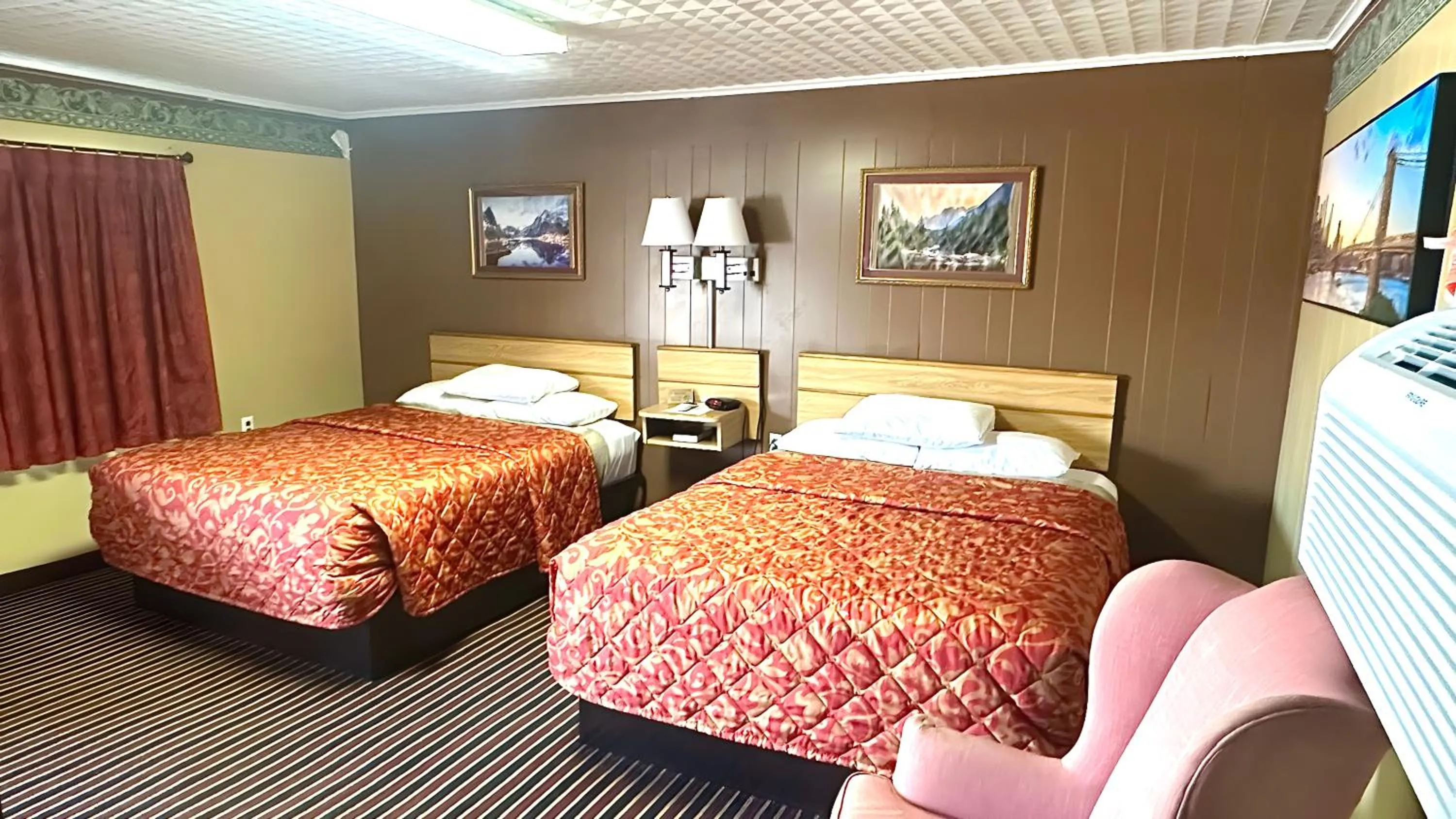 Bed in Relax Inn Vinita